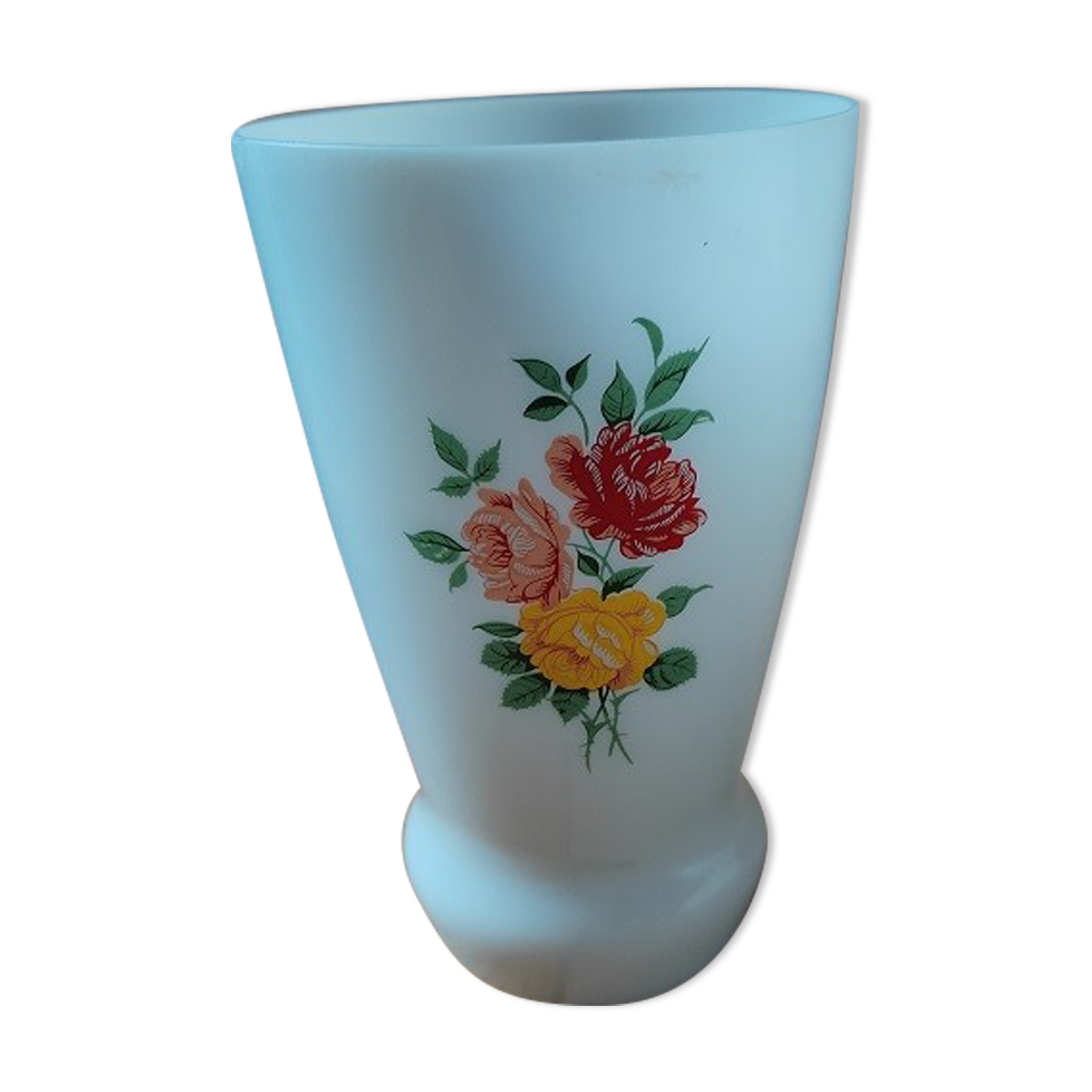 Vase in opaline deco bouquet roses