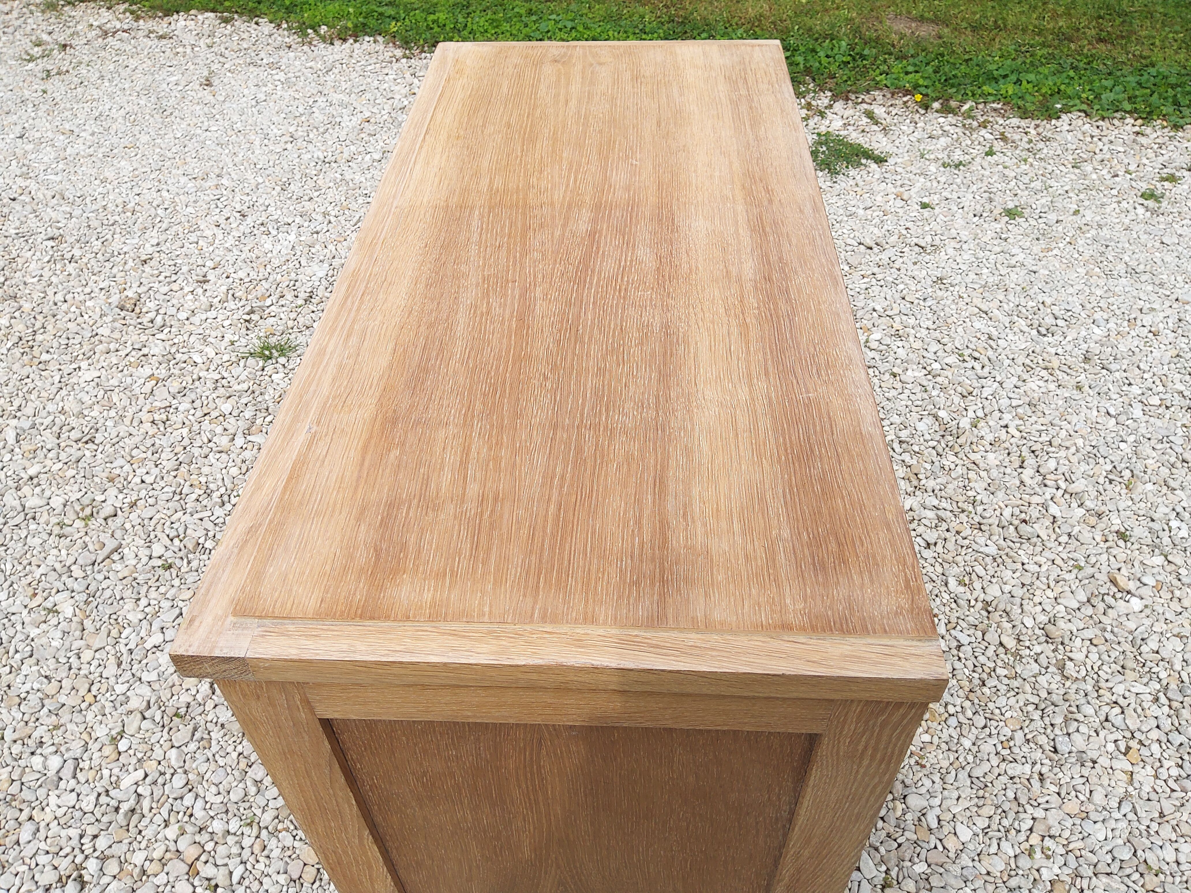 Compass feet dresser