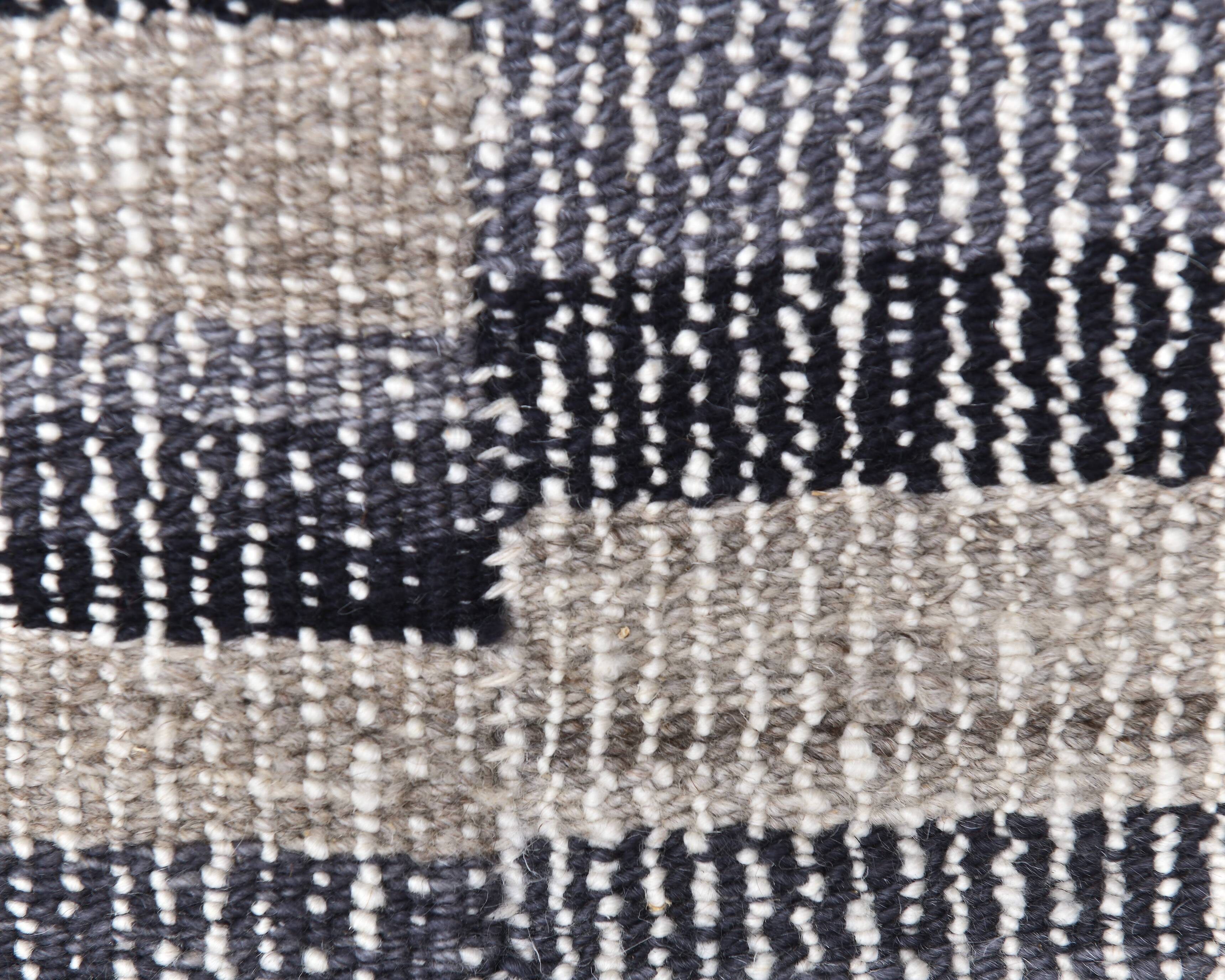 Tapis Kilim bleu marine et beige