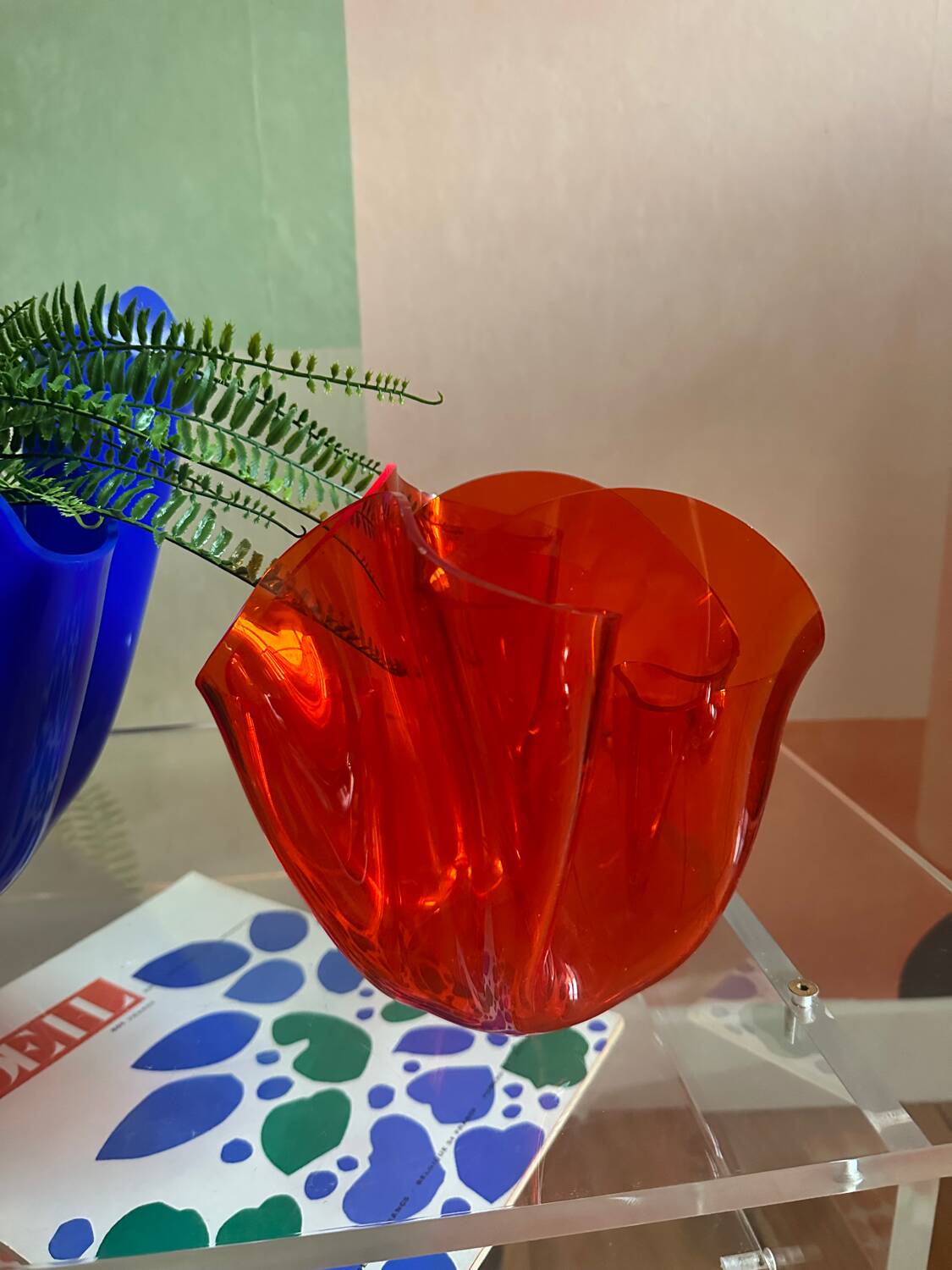 Guzzini plexiglass vase, 70s