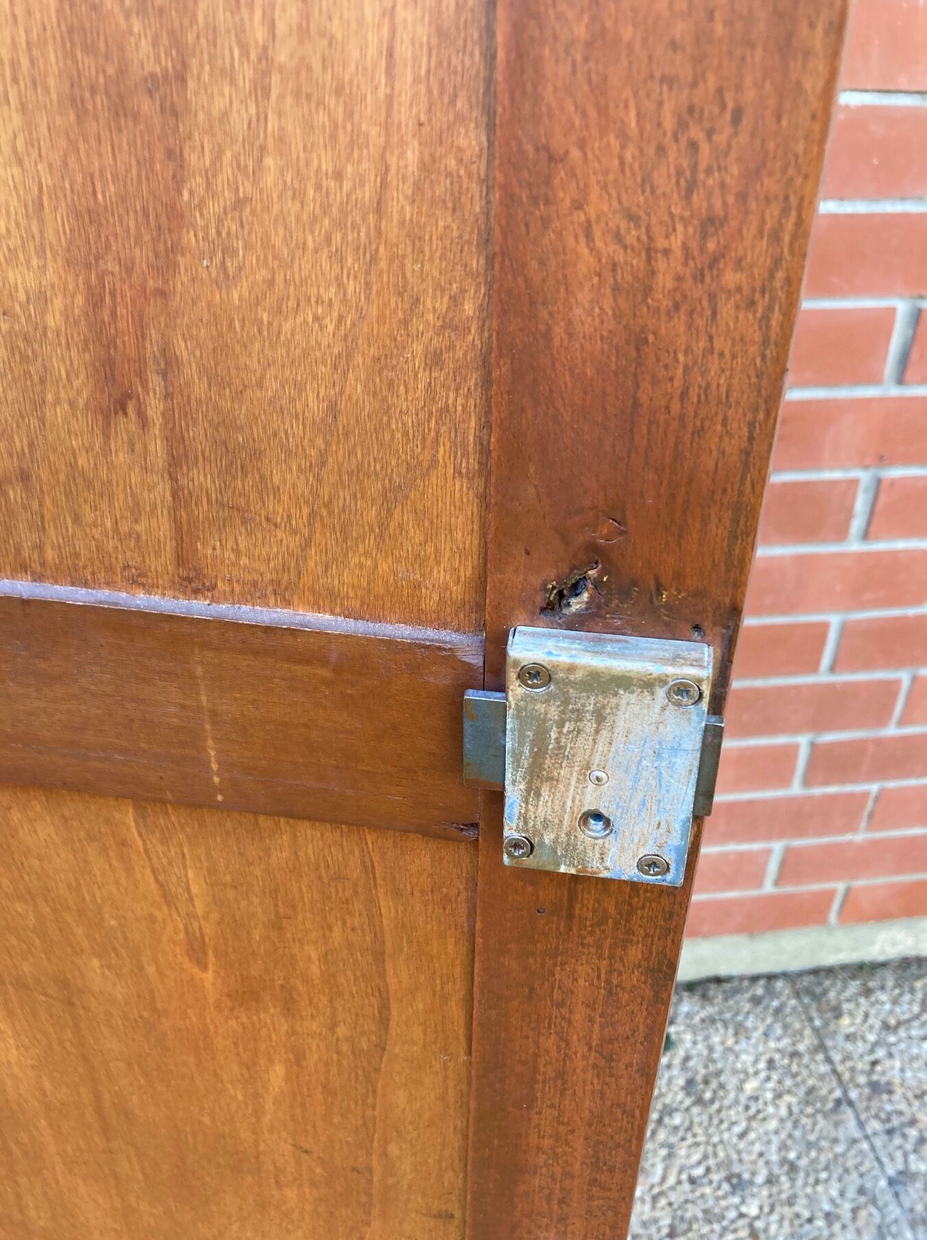 Old Parisian bonnetière