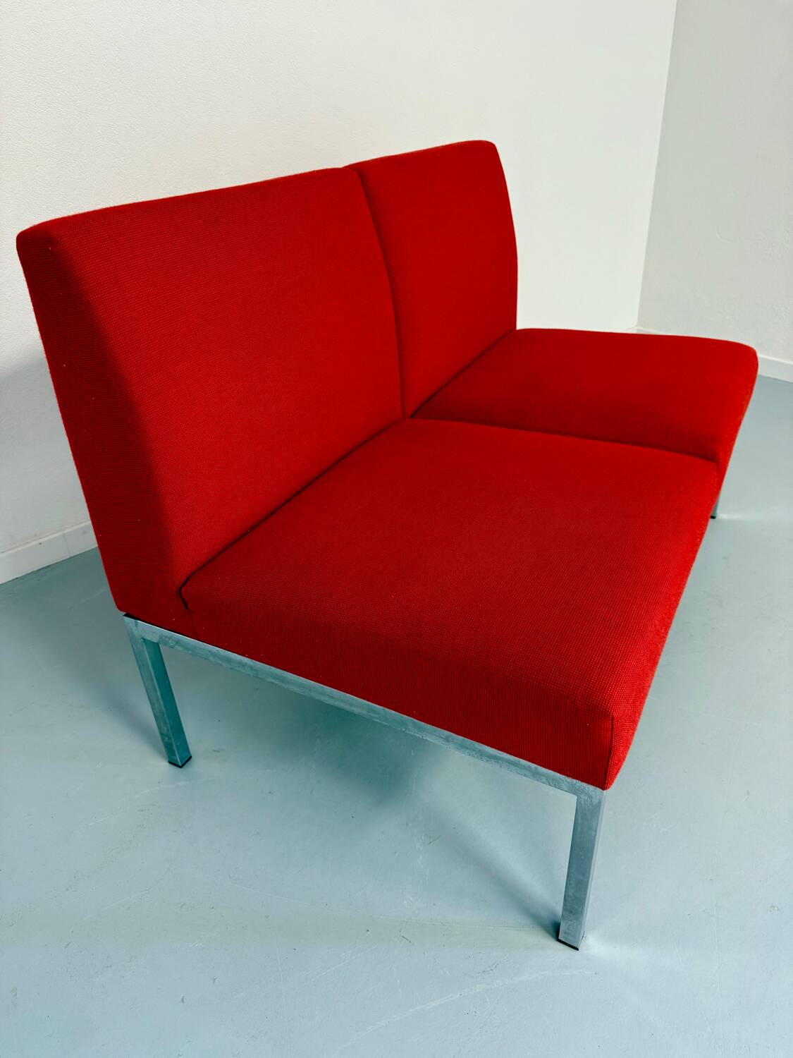 Vintage 2-seater sofa from the 70s, Artifort design, red