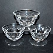 Set of 3 old champagne glasses in cut crystal with flat ribs Saint Louis? Béarn Talleyrand