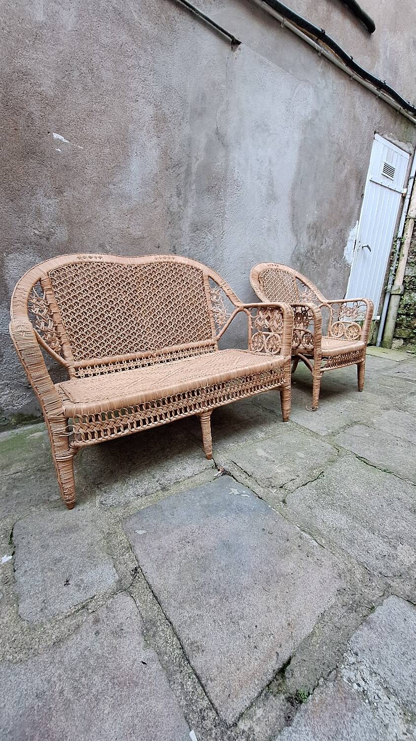 Peacock rattan garden set with bench and armchair
