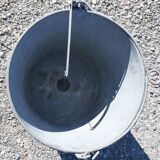 Galvanized aluminum shower seal