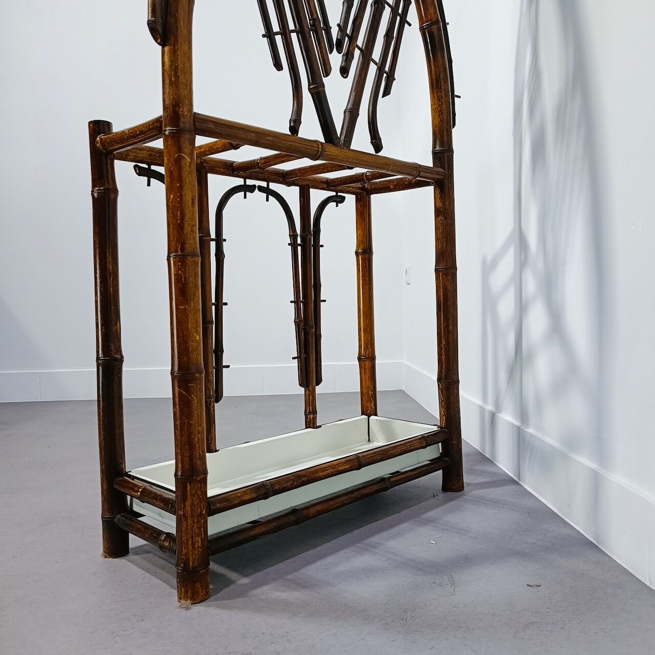 Portemanteau en bambou avec porte-parapluie