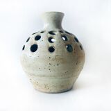 Ceramic vase pique flowers