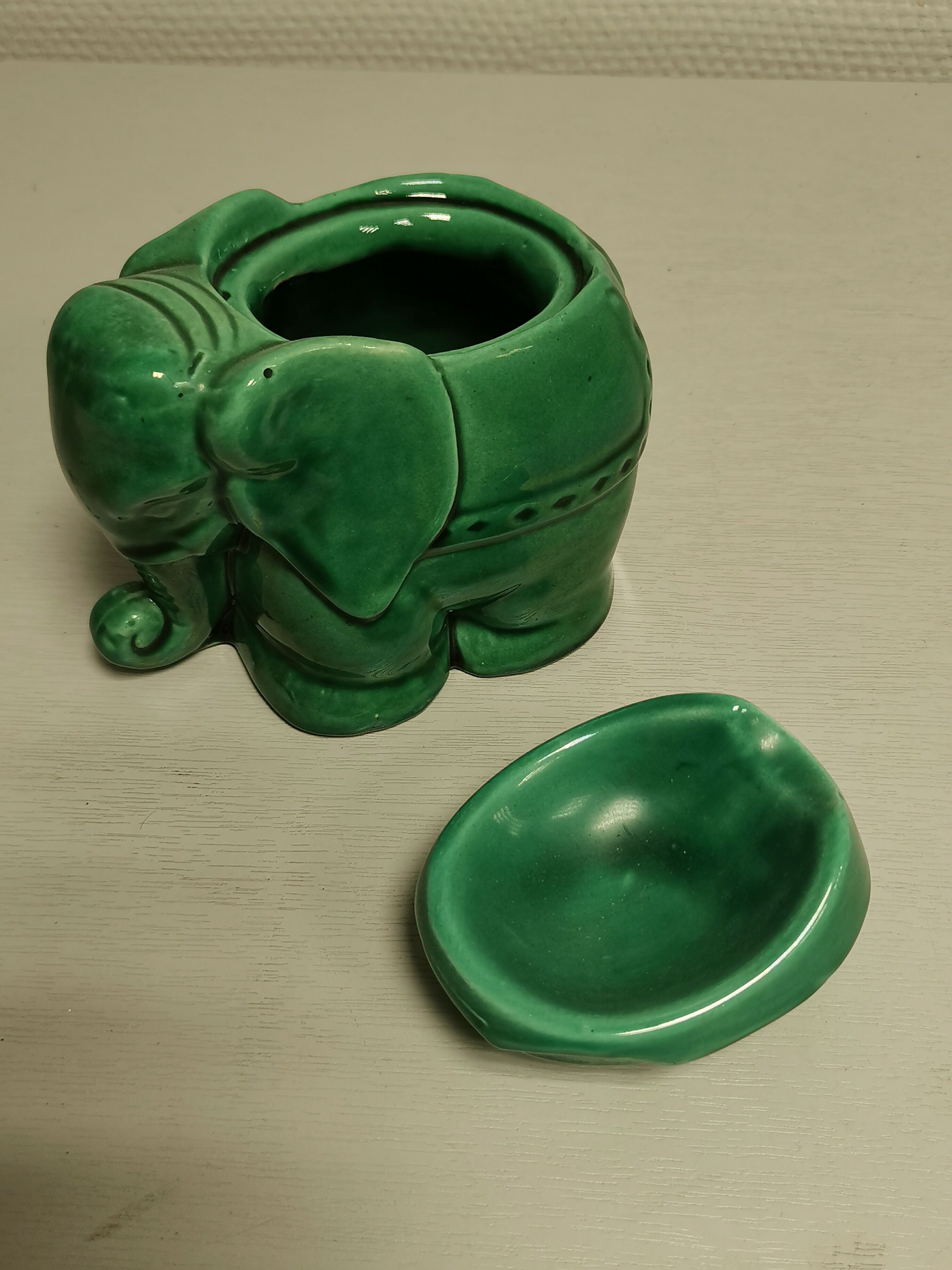 Cendrier zoomorphe en céramique vintage