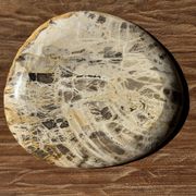 Petit vide poche ou plat en bois pétrifié blanc quadrillé brun D25-20,5