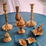 Chiseled brass vase with foliage decoration. Indian craftsmanship from the 19th century.