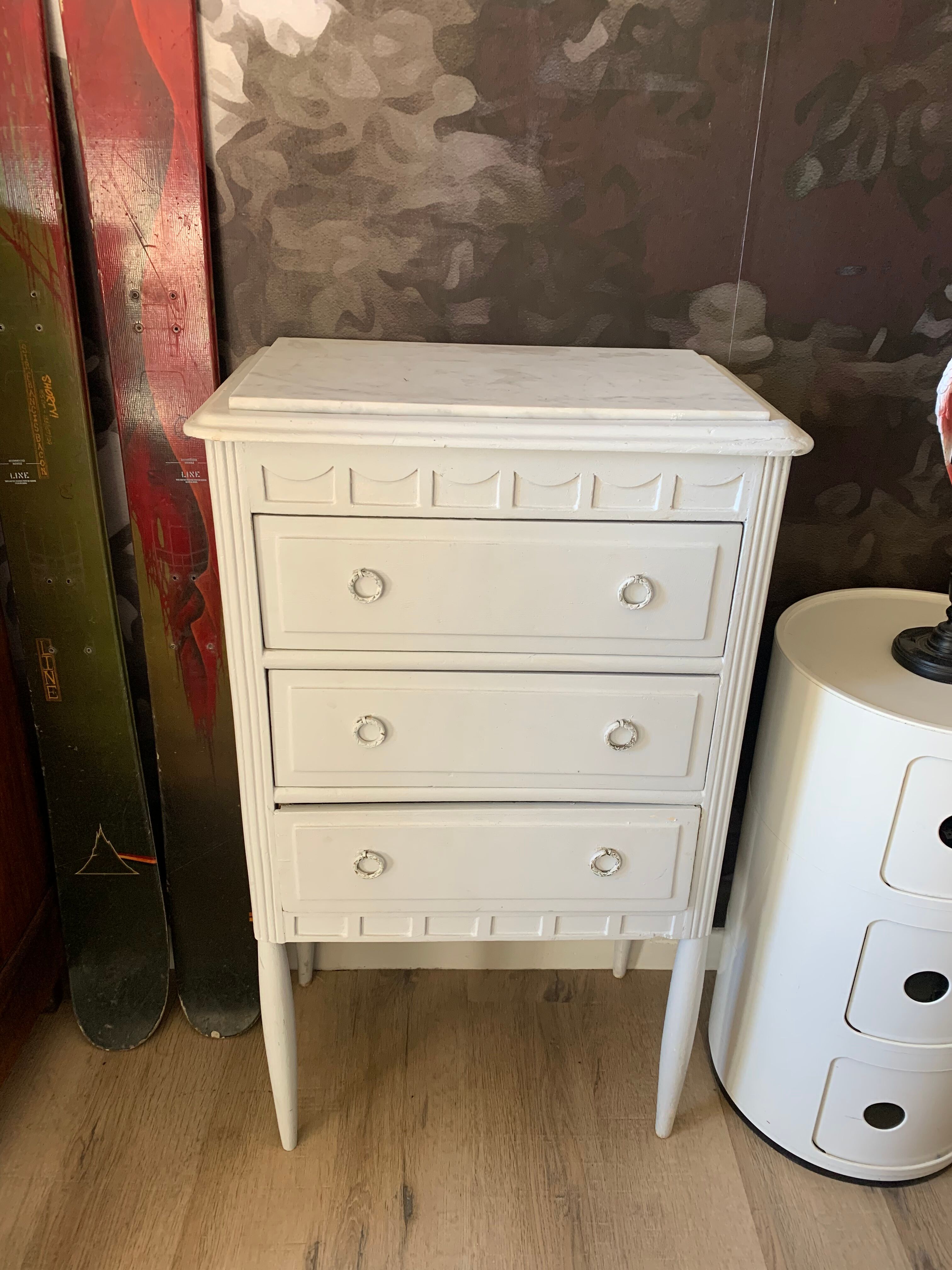 Chest of drawers from the 30s