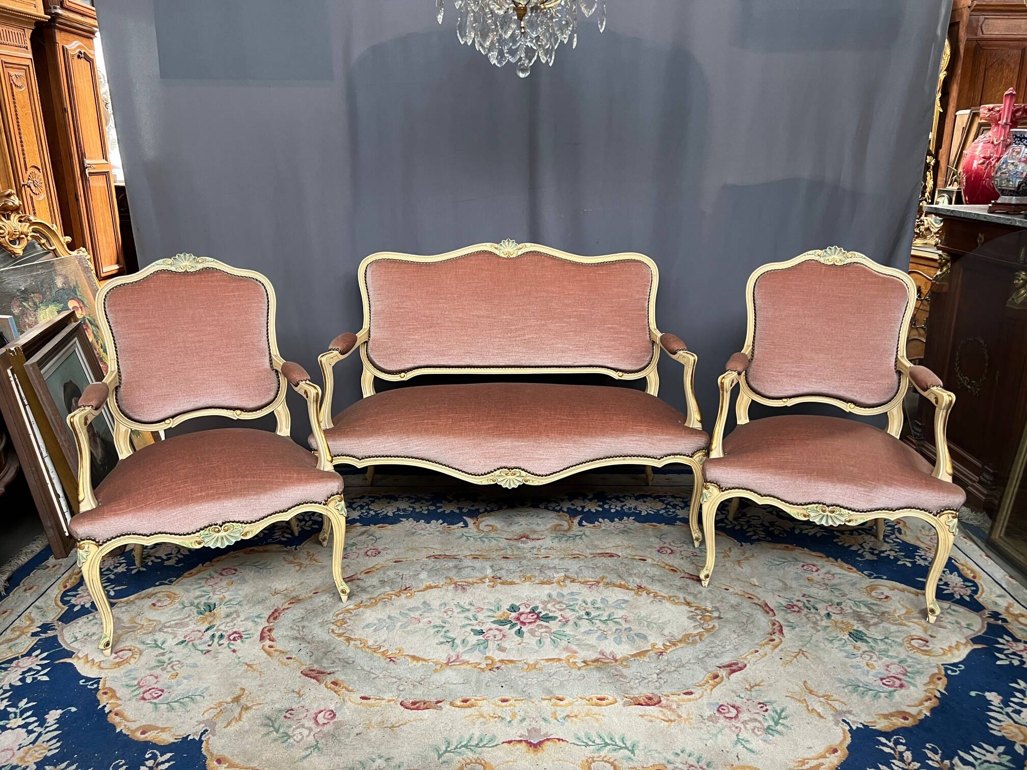 Louis XV style seat and bench set in pink fabric