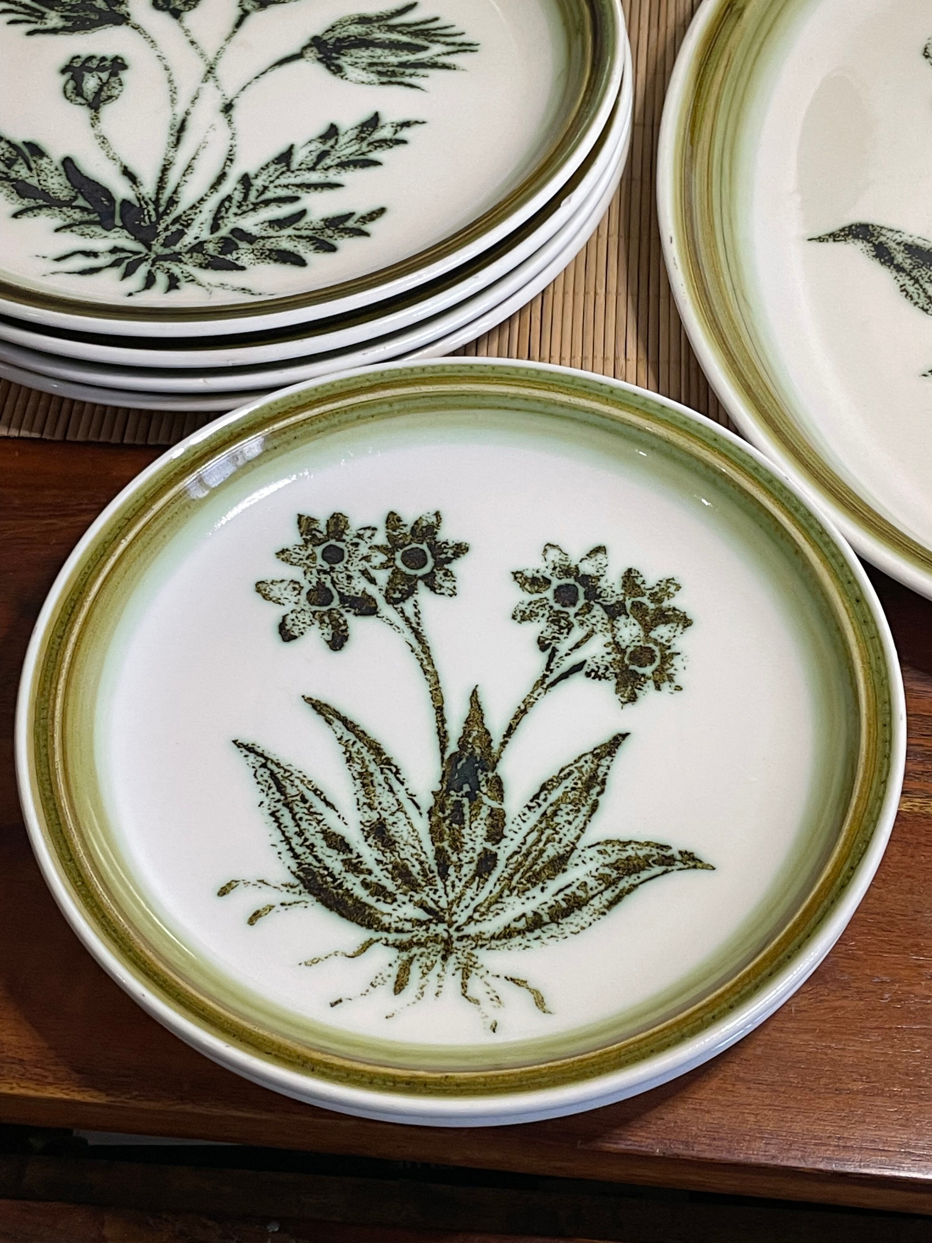 Plates and dish Gien herbarium décor