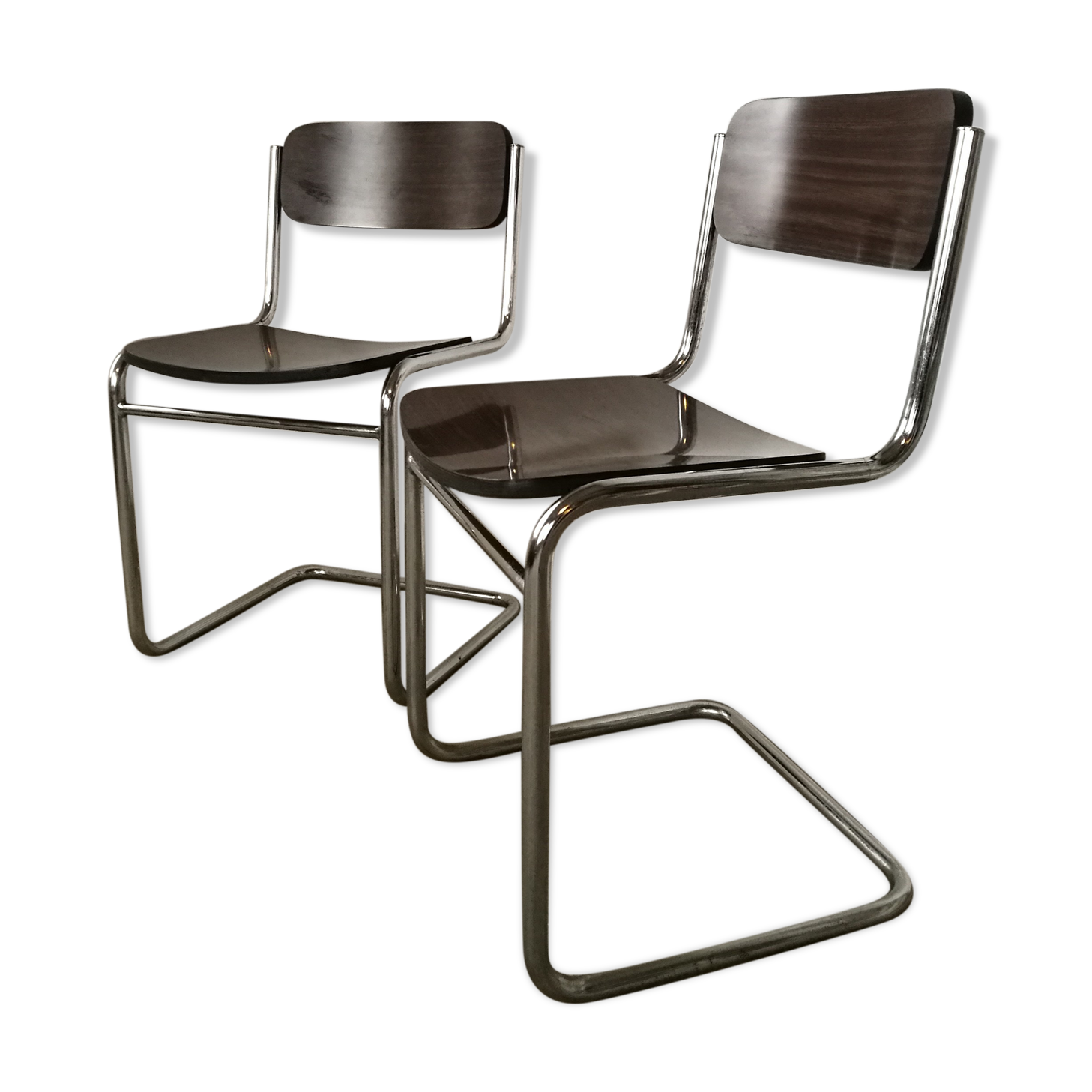 Pair of cantilever chairs from the 80s bauhaus style