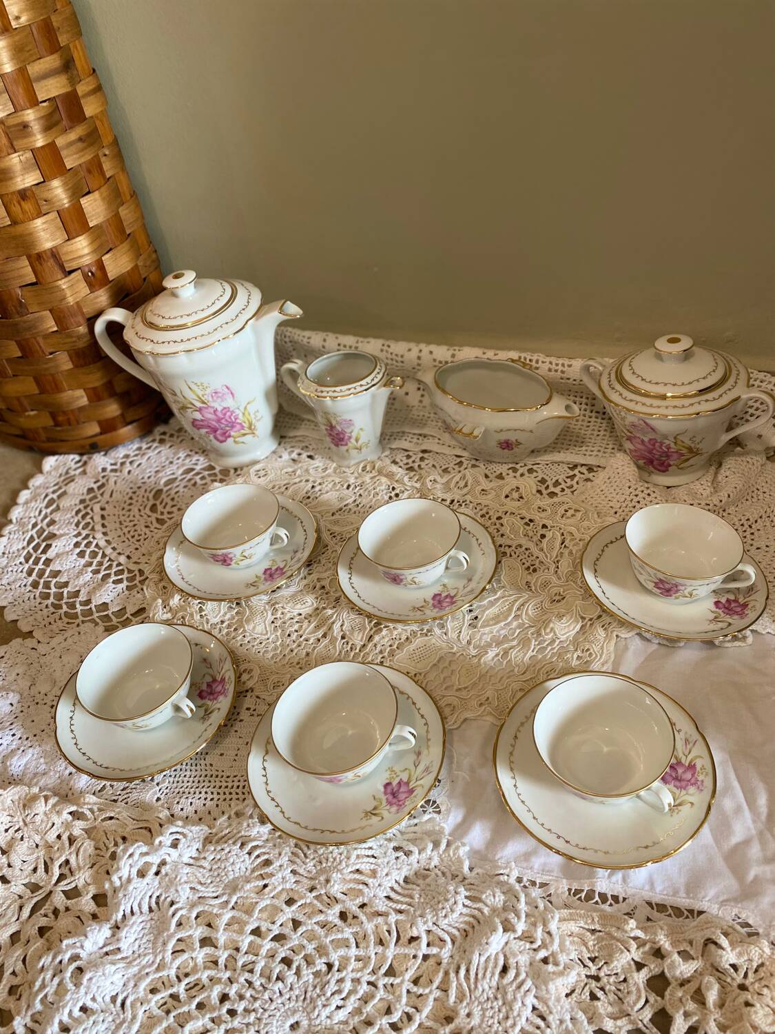 Porcelain coffee or tea service