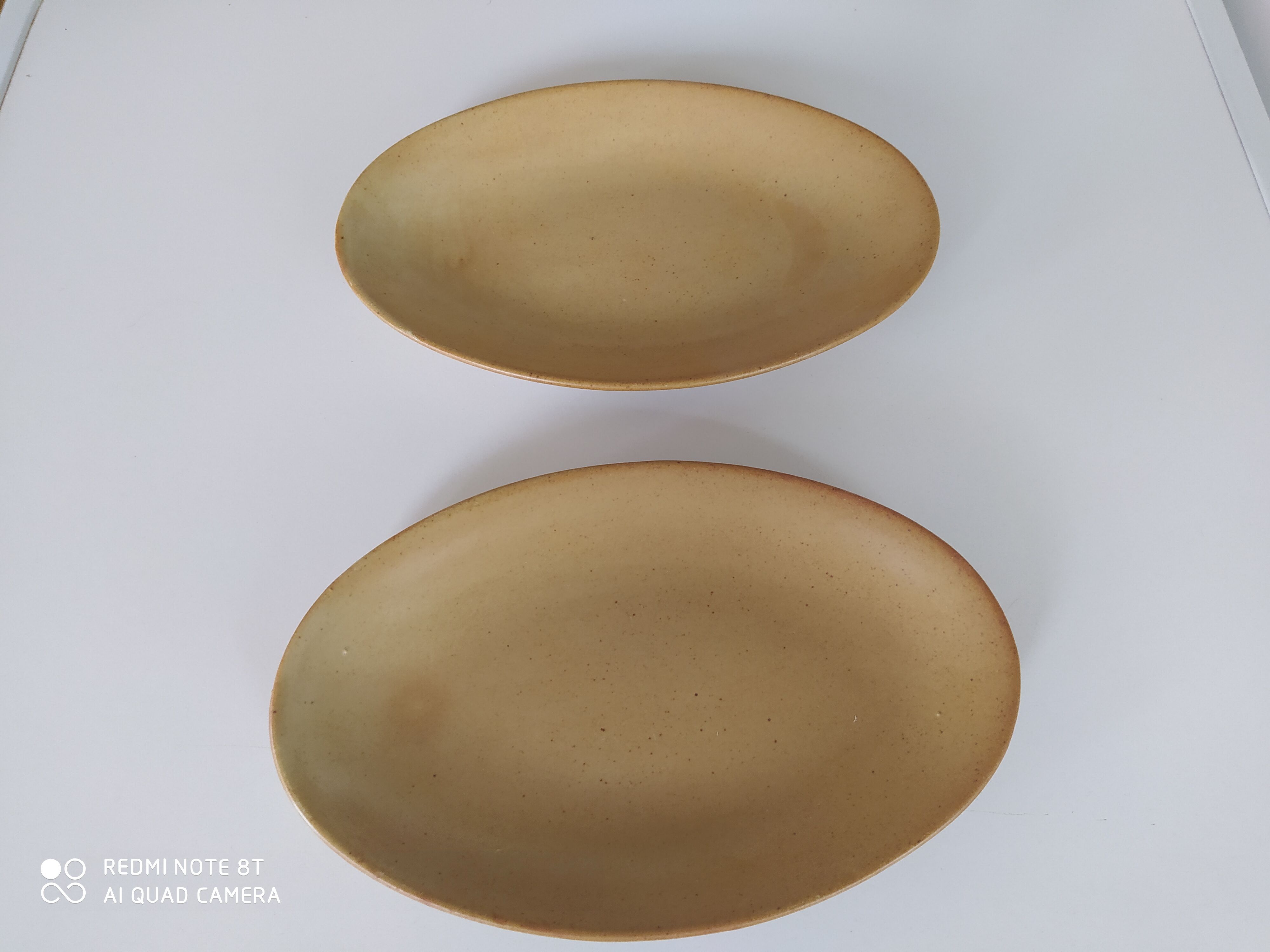 Set of 2 small oval dishes in GP village sandstone