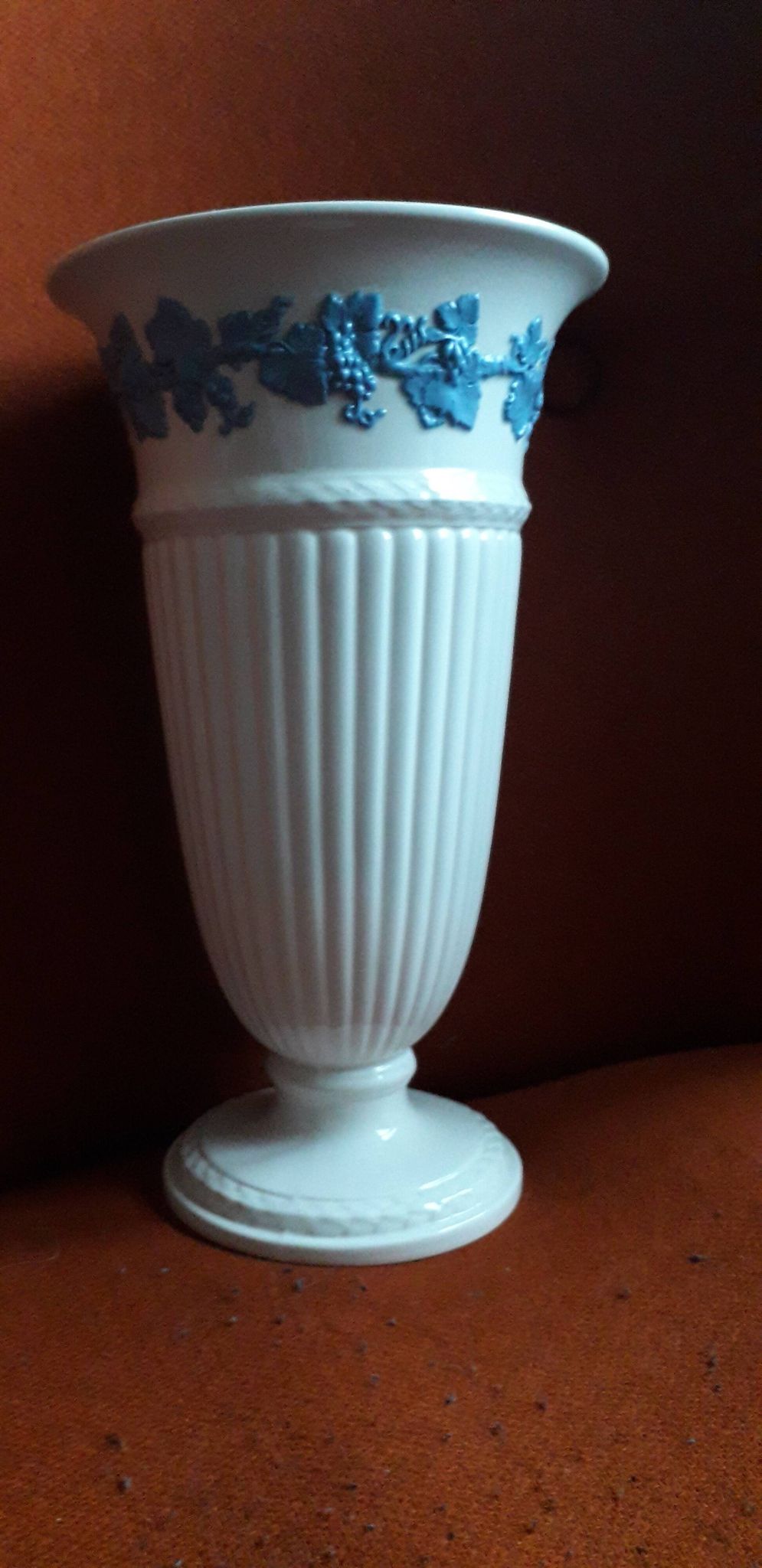 Vintage English vase in Wedgwood