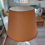Floor lamp with tray and jute lampshade