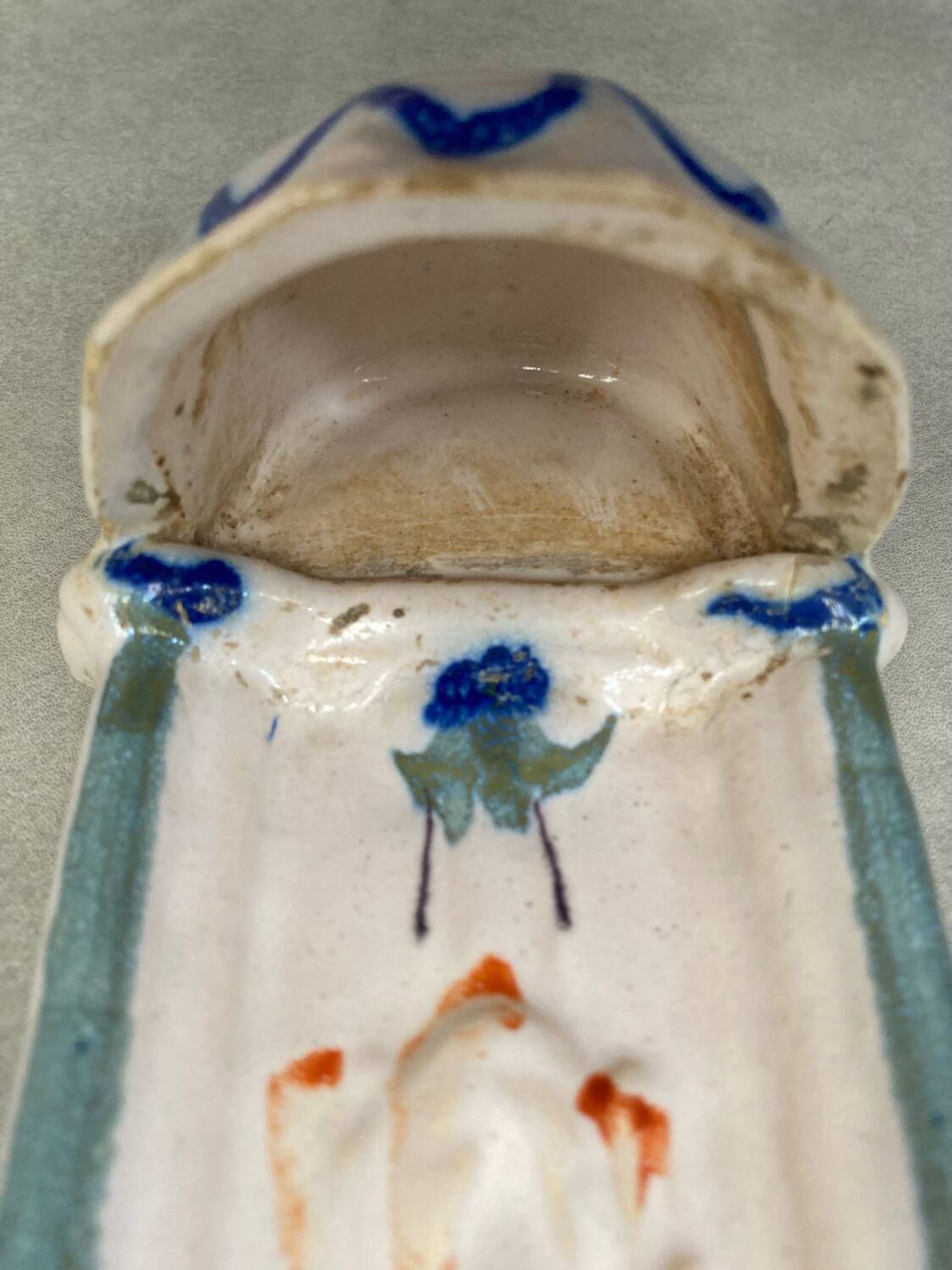 Benitier polychrome Martres Tolosanes, XIXeme