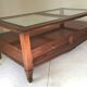 Table basse à tiroirs merisier et verre biseauté