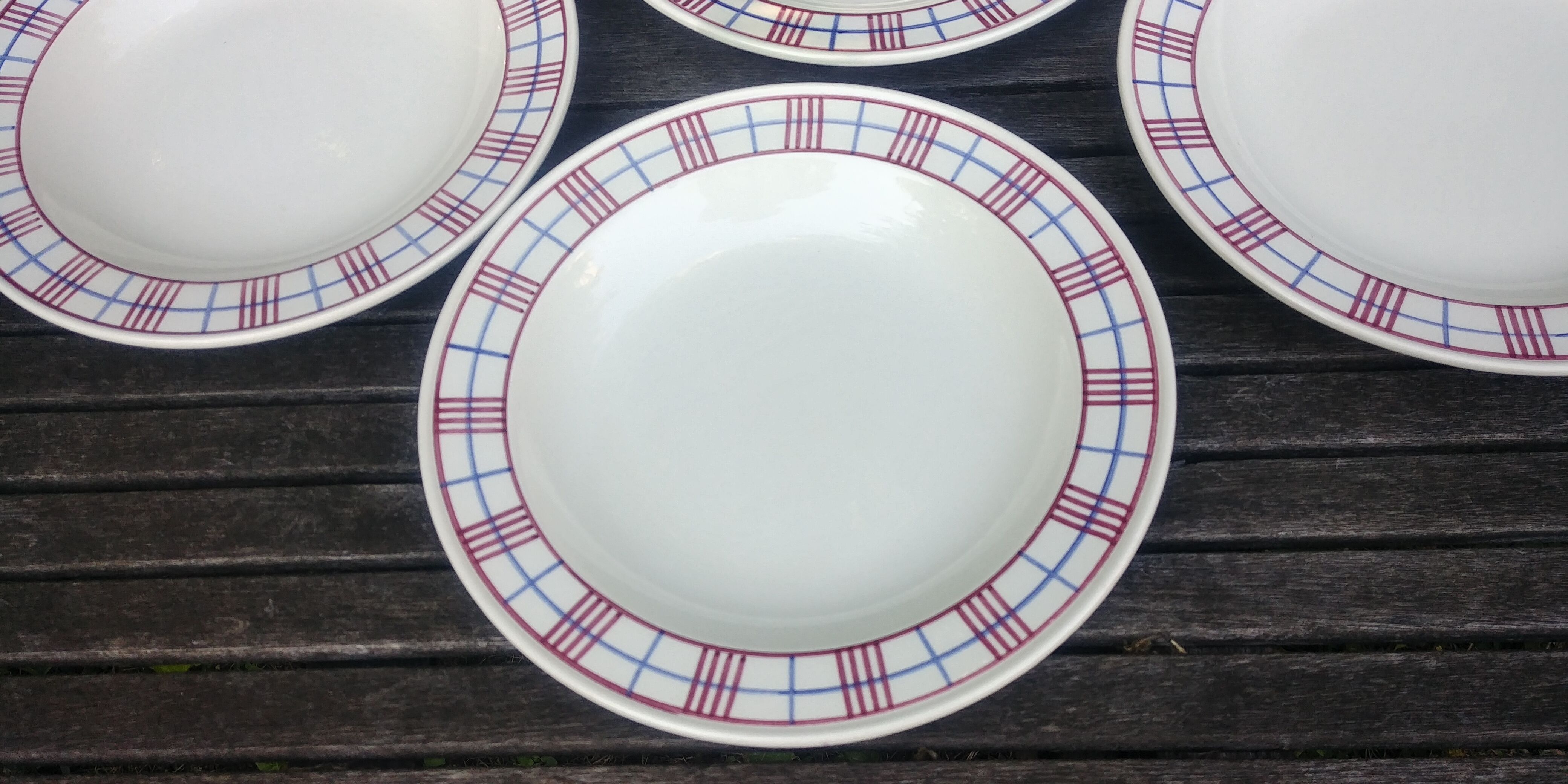 Set of eight hollow plates Villeroy & Boch model CAROLA