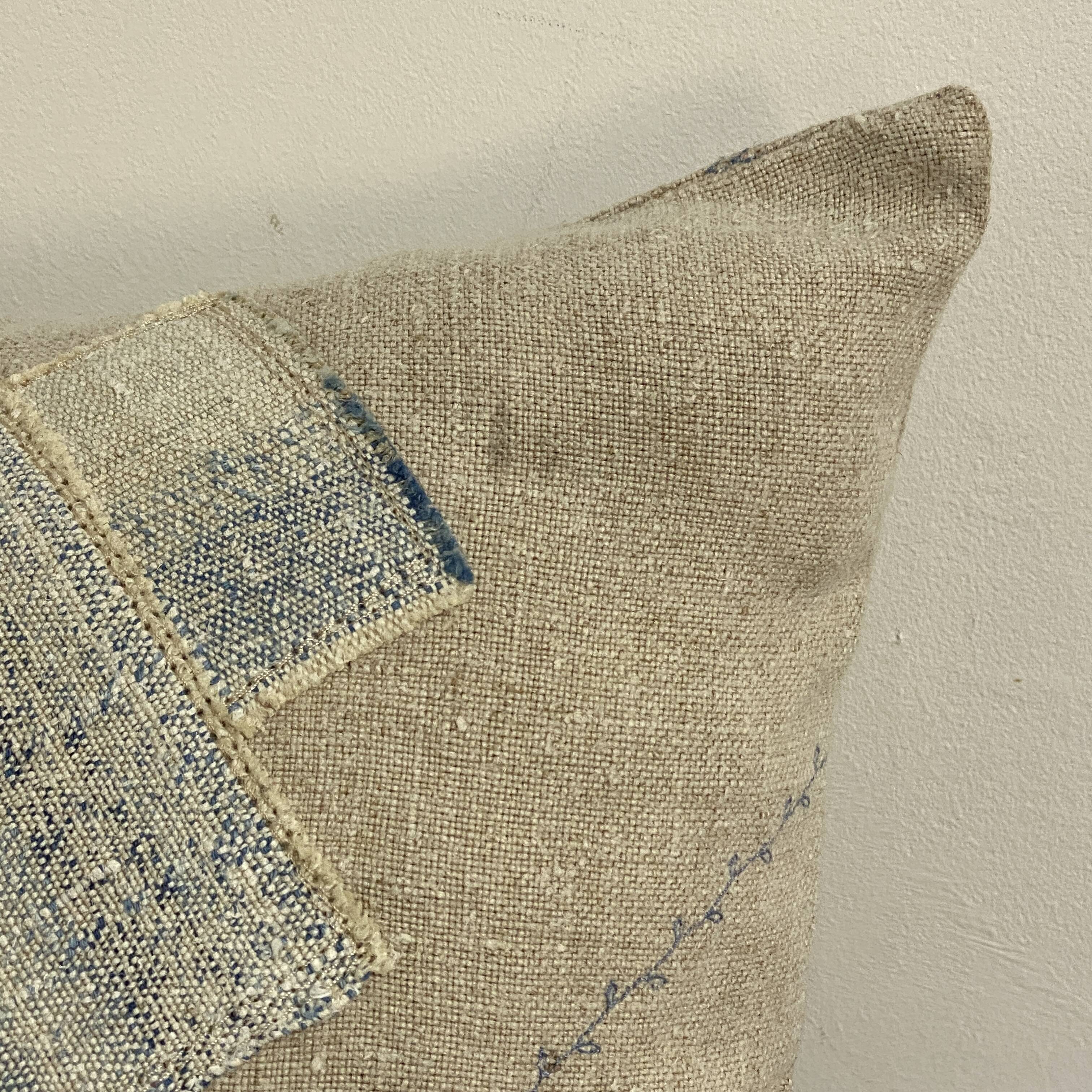 Coussin artisanal en toile ancienne style Kilim