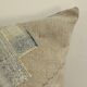 Coussin artisanal en toile ancienne style Kilim
