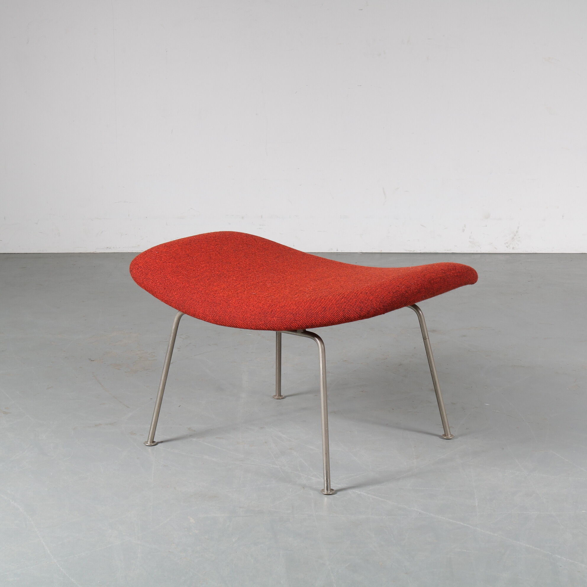 Set of Pierre Paulin Oyster chair and foot stool