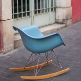 Rocking chair RAR bleu de Charles Eames