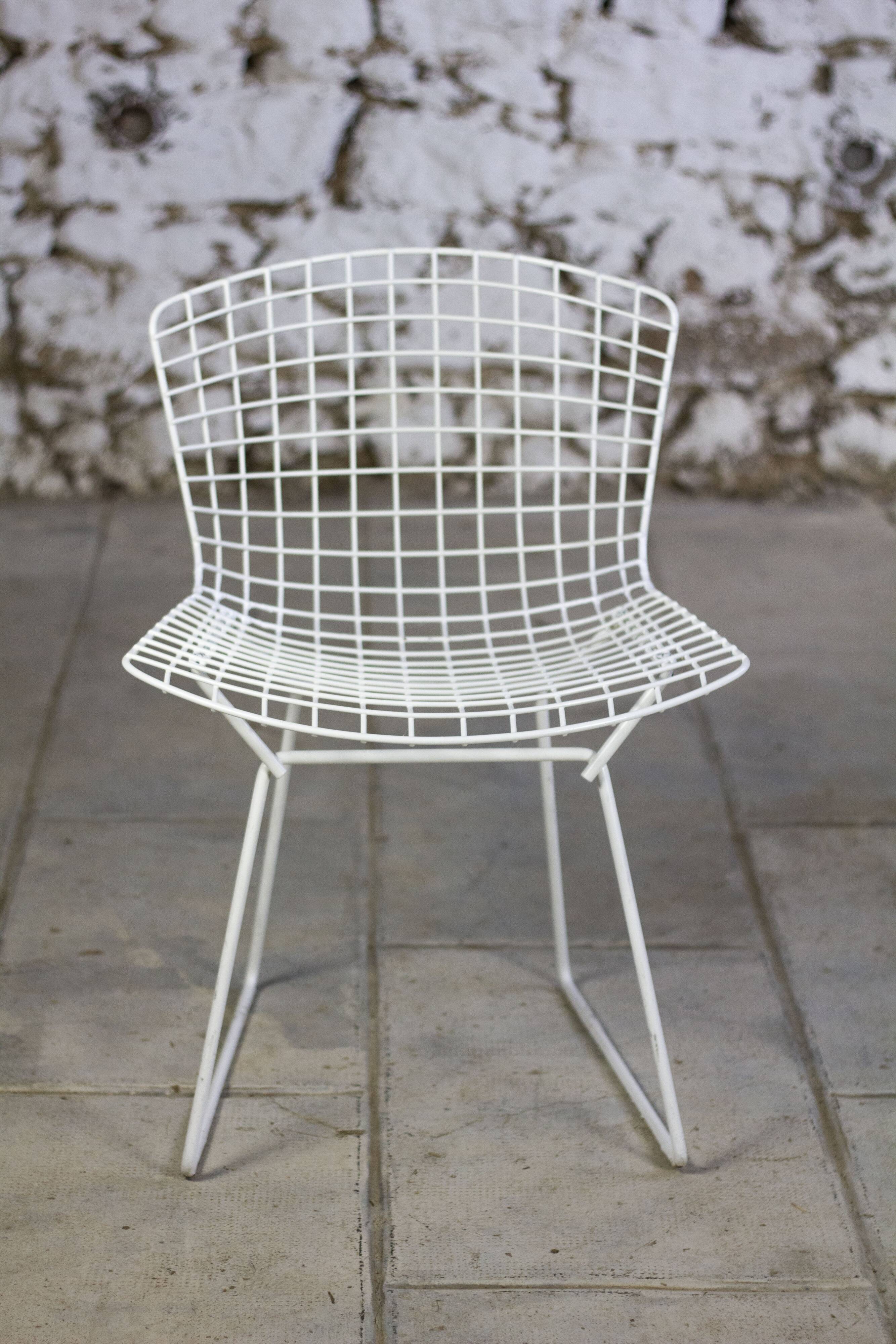 Wire Harry Bertoia chair white
