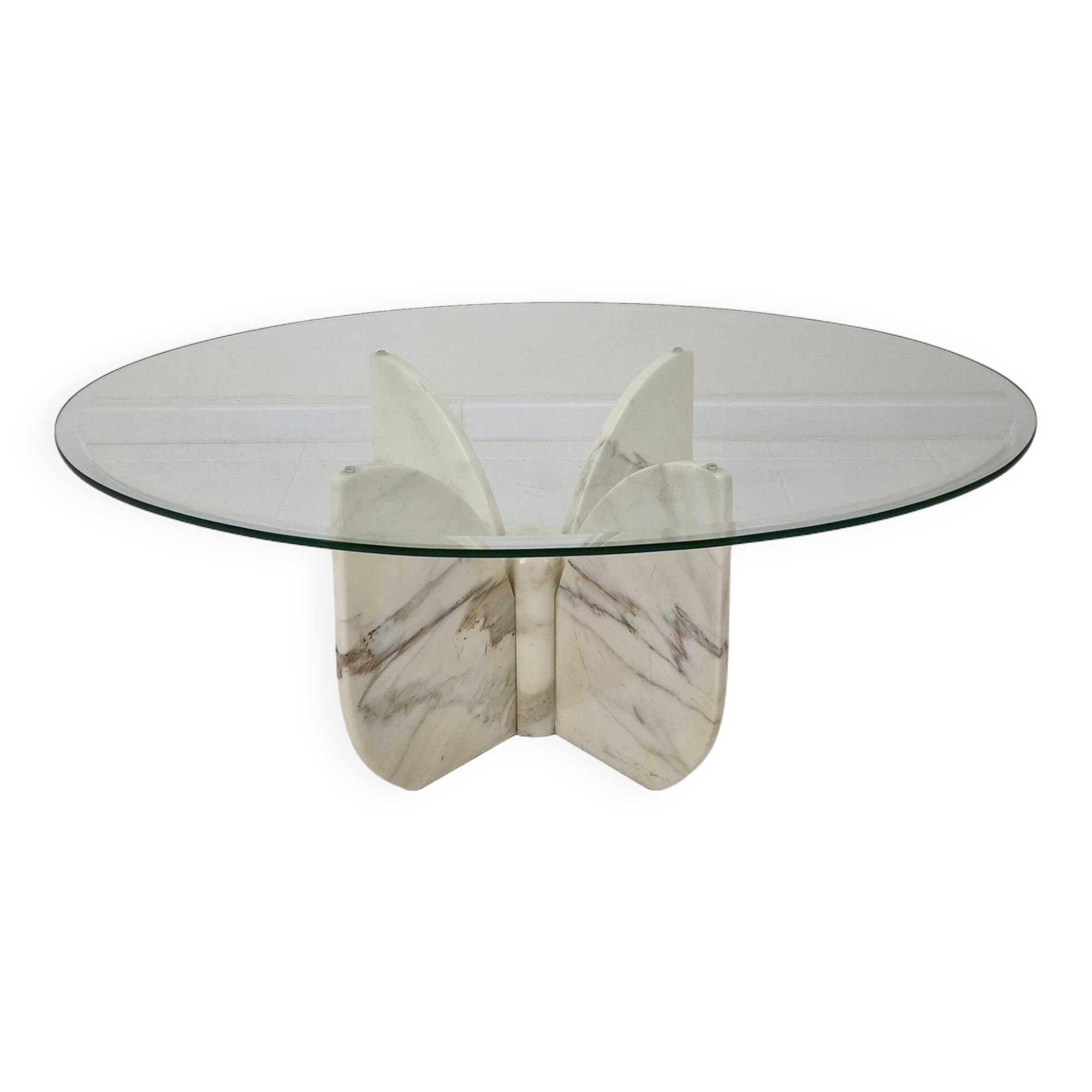 Italian "Flower" Coffee Table in Marble With Facet Cut Oval Plate, 1970s