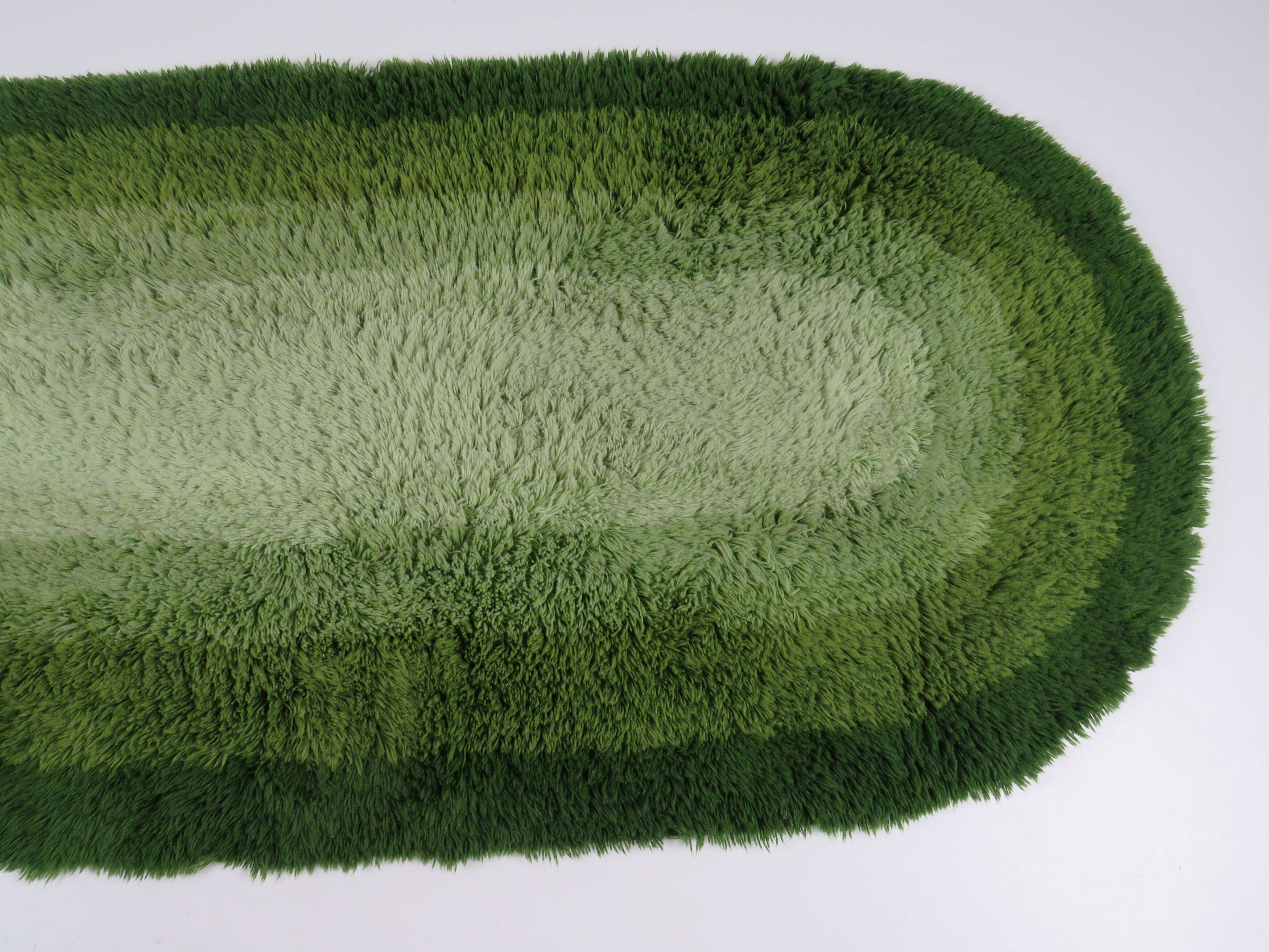 Tapis vintage belge au dégradé vert enchanteur