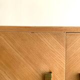 Sideboard with compass feet