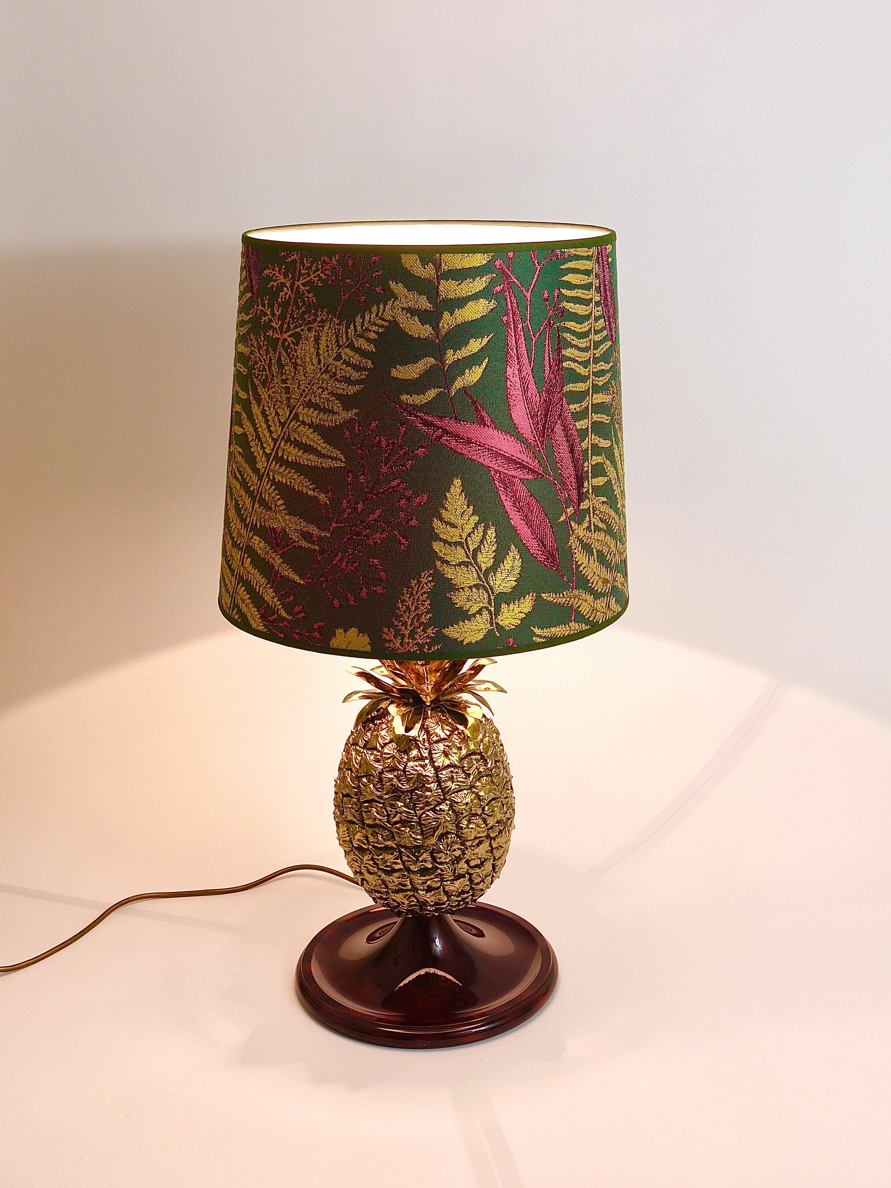 Hollywood Regency pineapple table lamp in brass by Mauro Manetti, Italy, 1970s.
