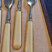 Set of 12 dessert forks