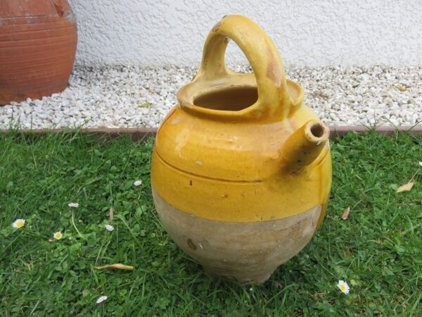 Jarre en terre cuite vernissée jaune, sud-ouest de la France