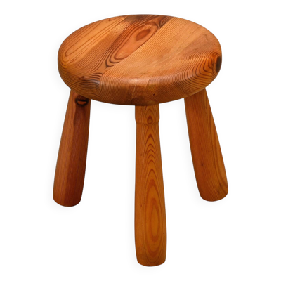 Tabouret en bois scandinave sur trépied en pin massif dans le style d'Ingvar Hildingsson.