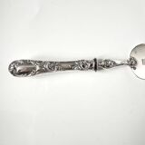 Silver Fish Scoop | Rocaille Handle & Chiseled Decor