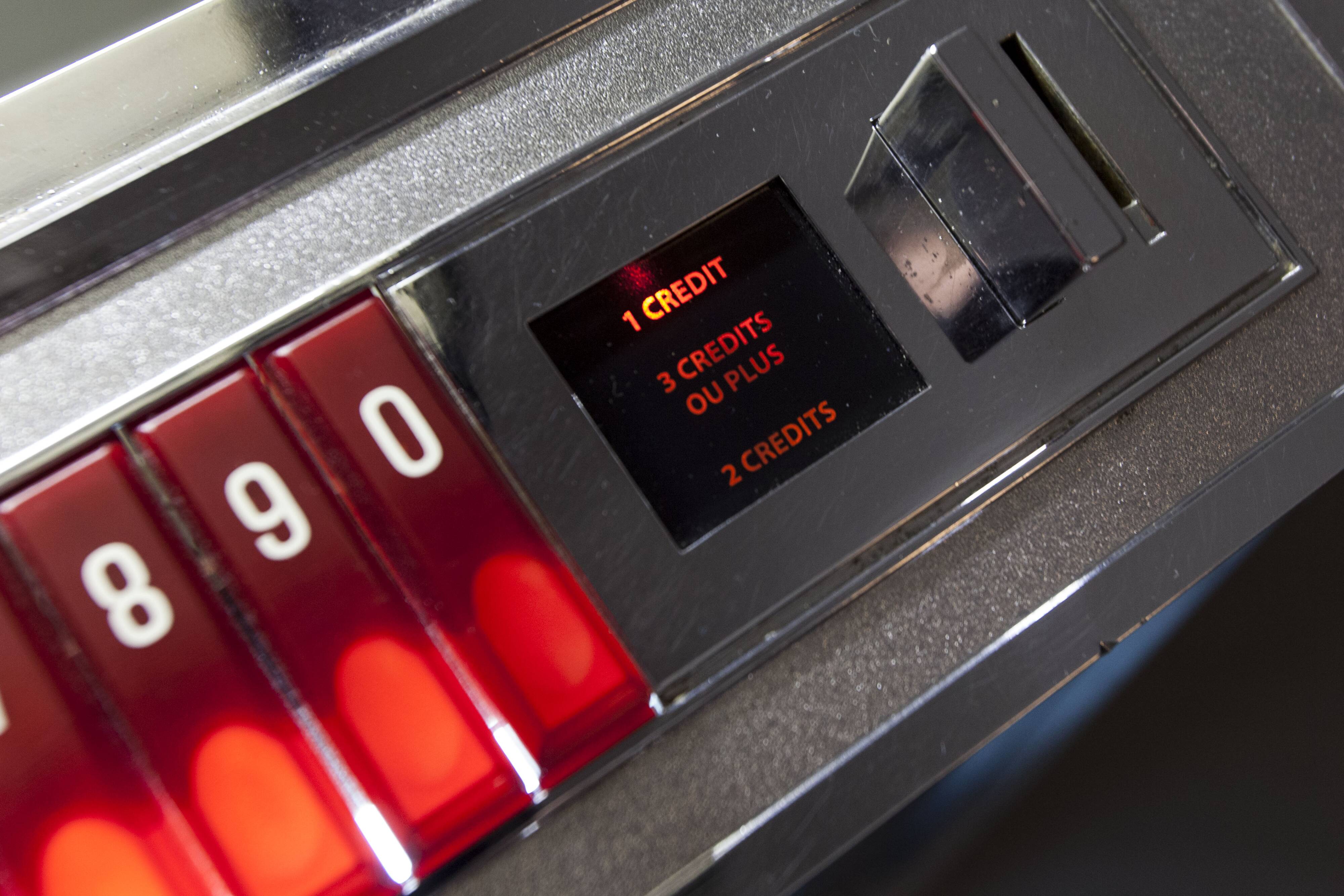 Jukebox Rowe friend from 1963 model "Jal" capa 100 vinyls pop, rock, metal compilation from 1950 to 1990