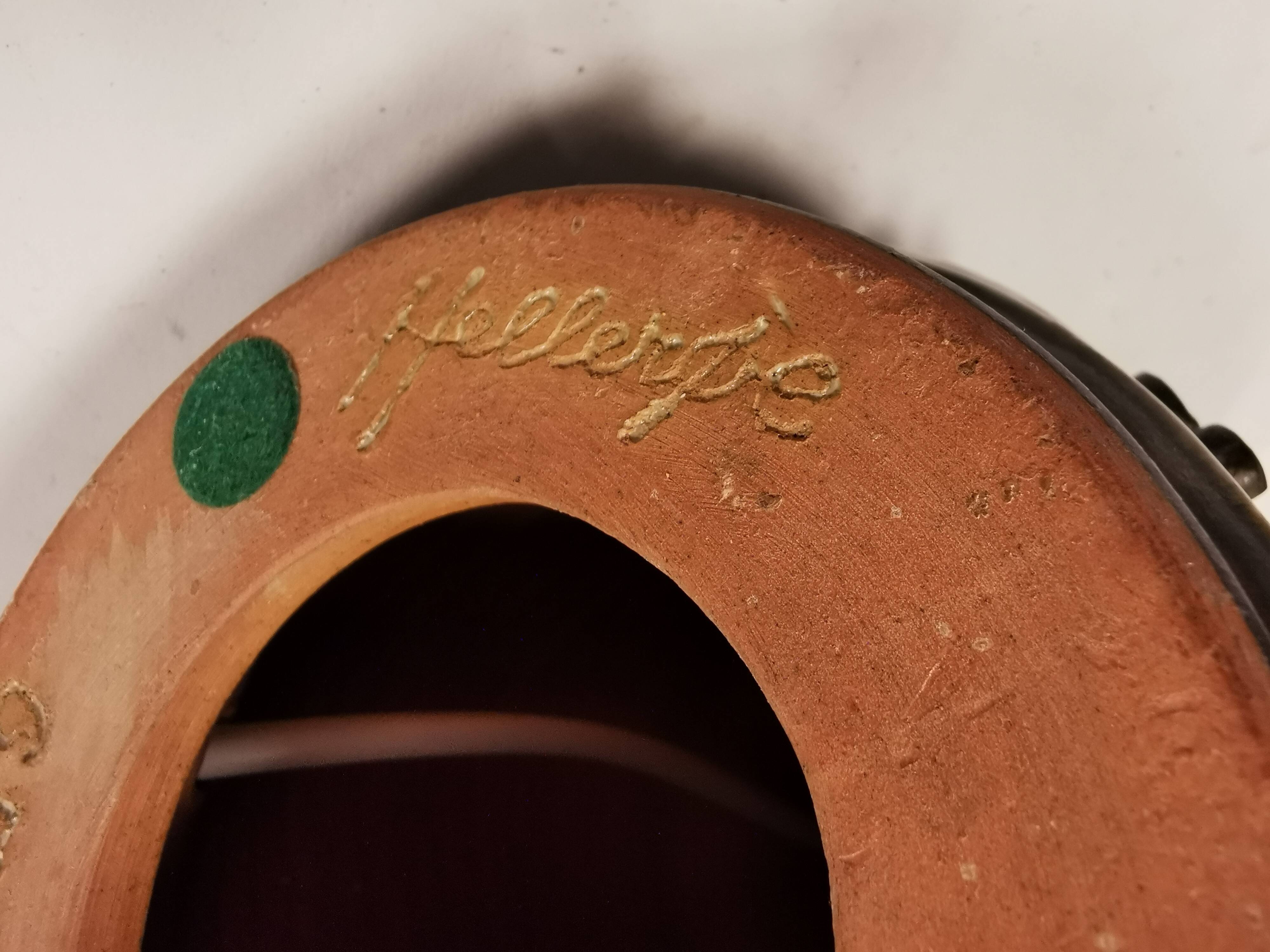 Lampe danoise en céramique. Elle date des années 70 et on l'appelle la lampe hérisson.