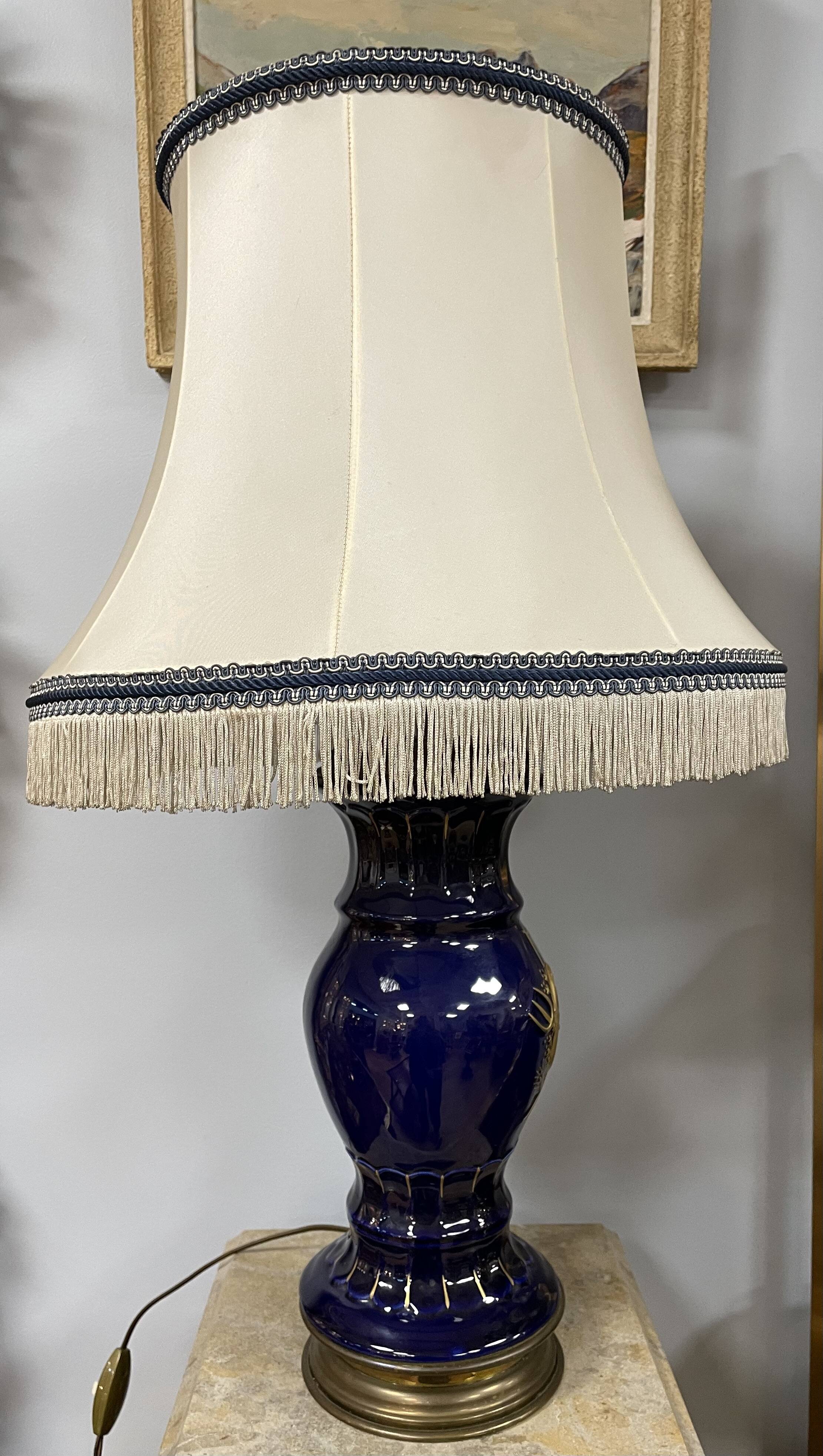 Lamp, porcelain base from the 20th century