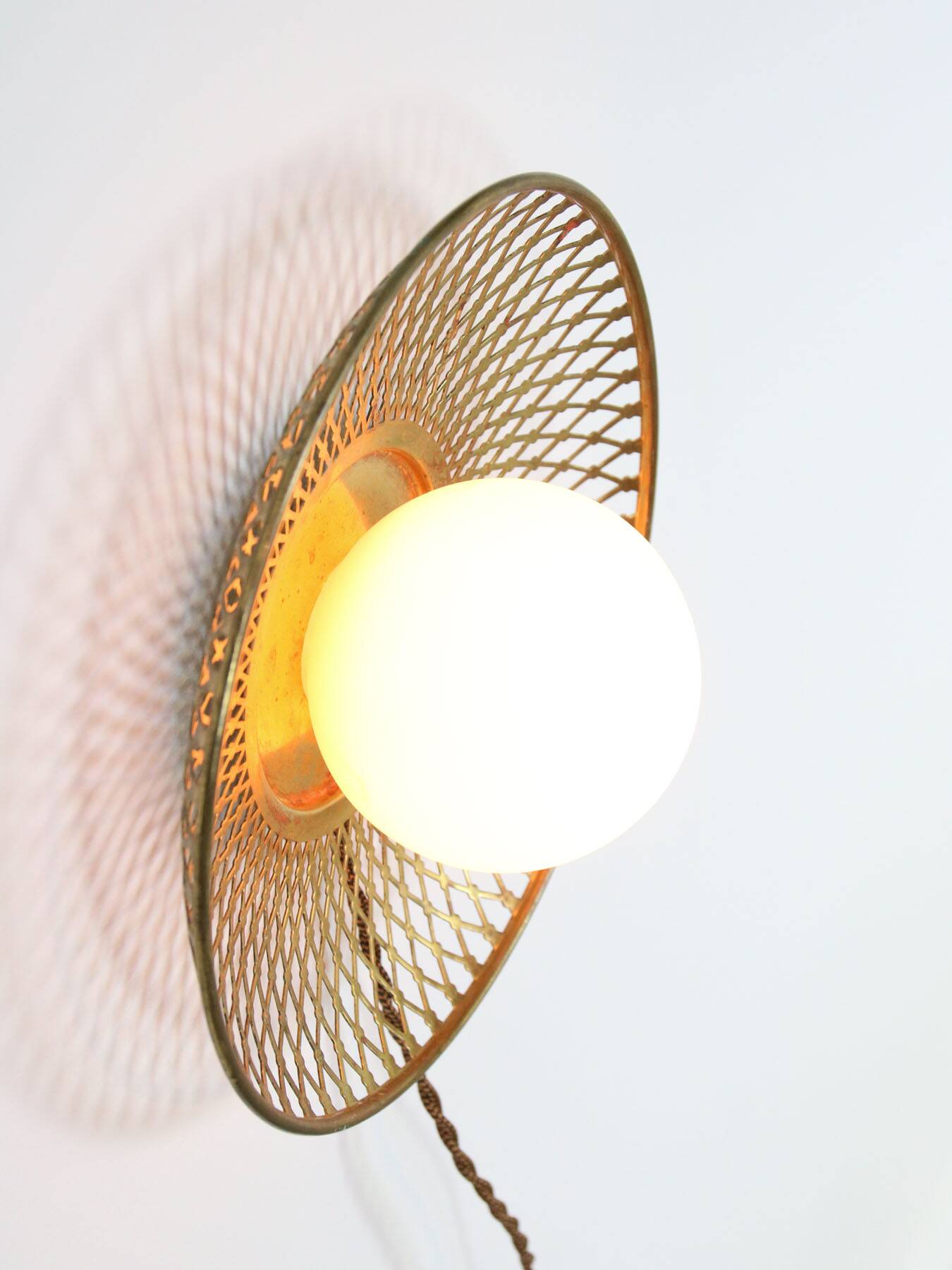 Mid-Century Intricate Wall Lamp in Brass and Opaline Glass, 1950s