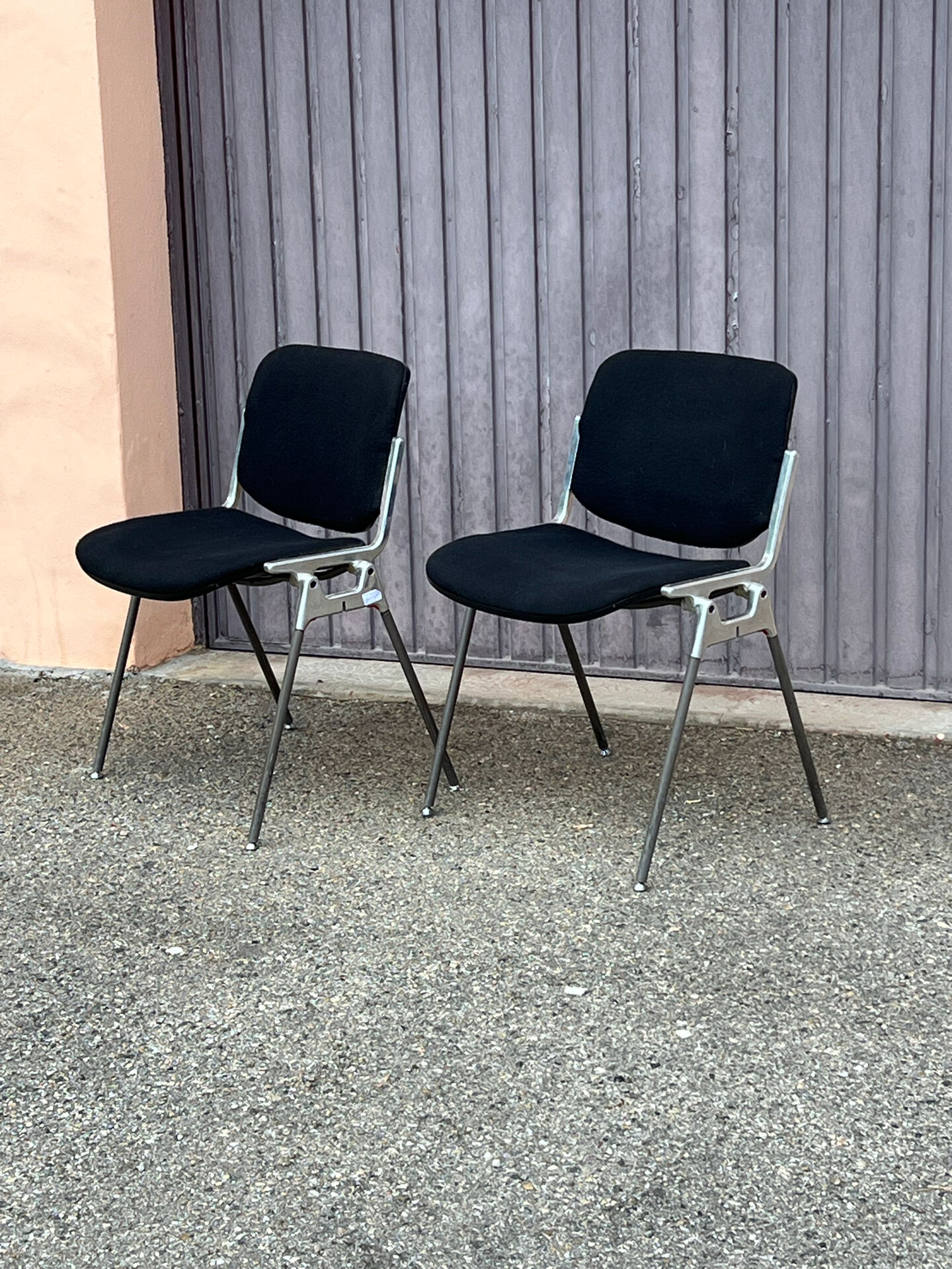 Pair of designer chairs DSC Castelli signed by Giancarlo Piretti Italy