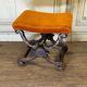 Tabouret en X, bois sculpté, XIXème siècle