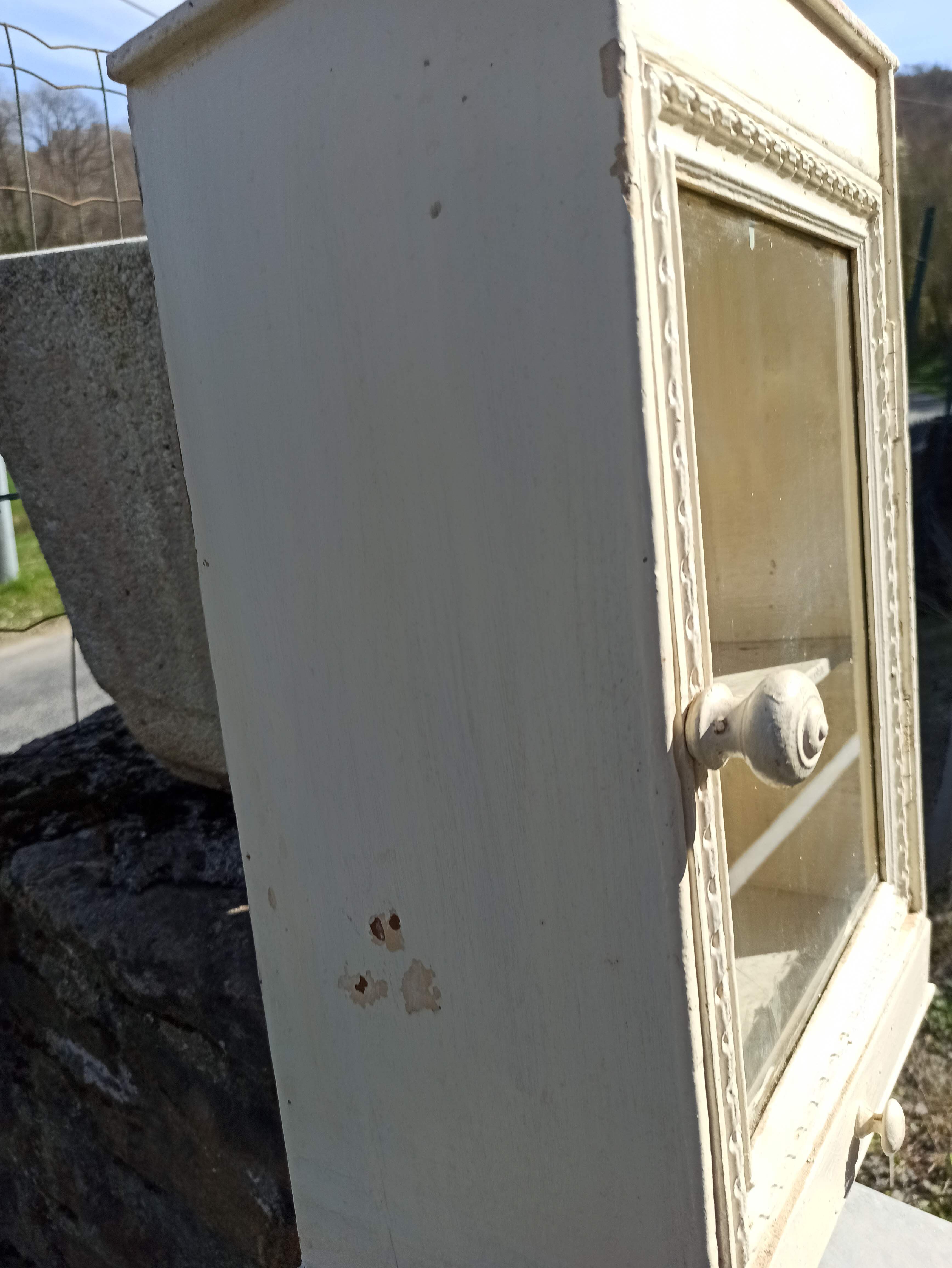 Medicine cabinet