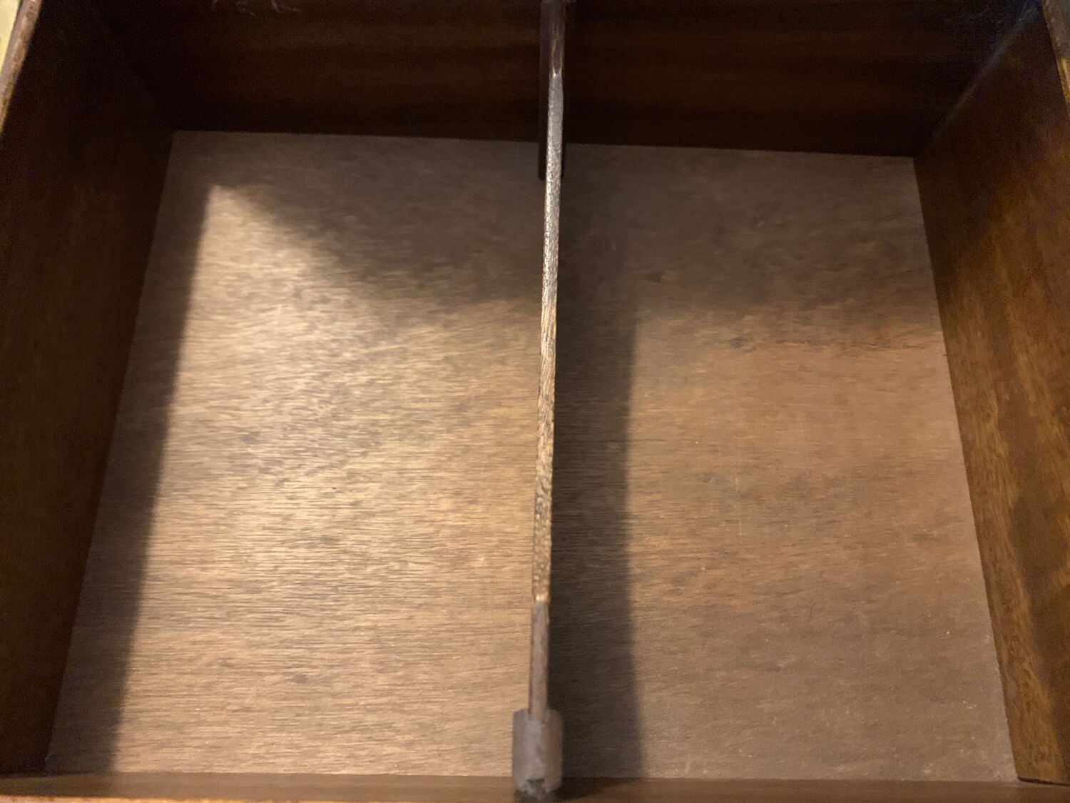 Magnificent liqueur cabinet made of burl wood, with a key and compartments - vintage.