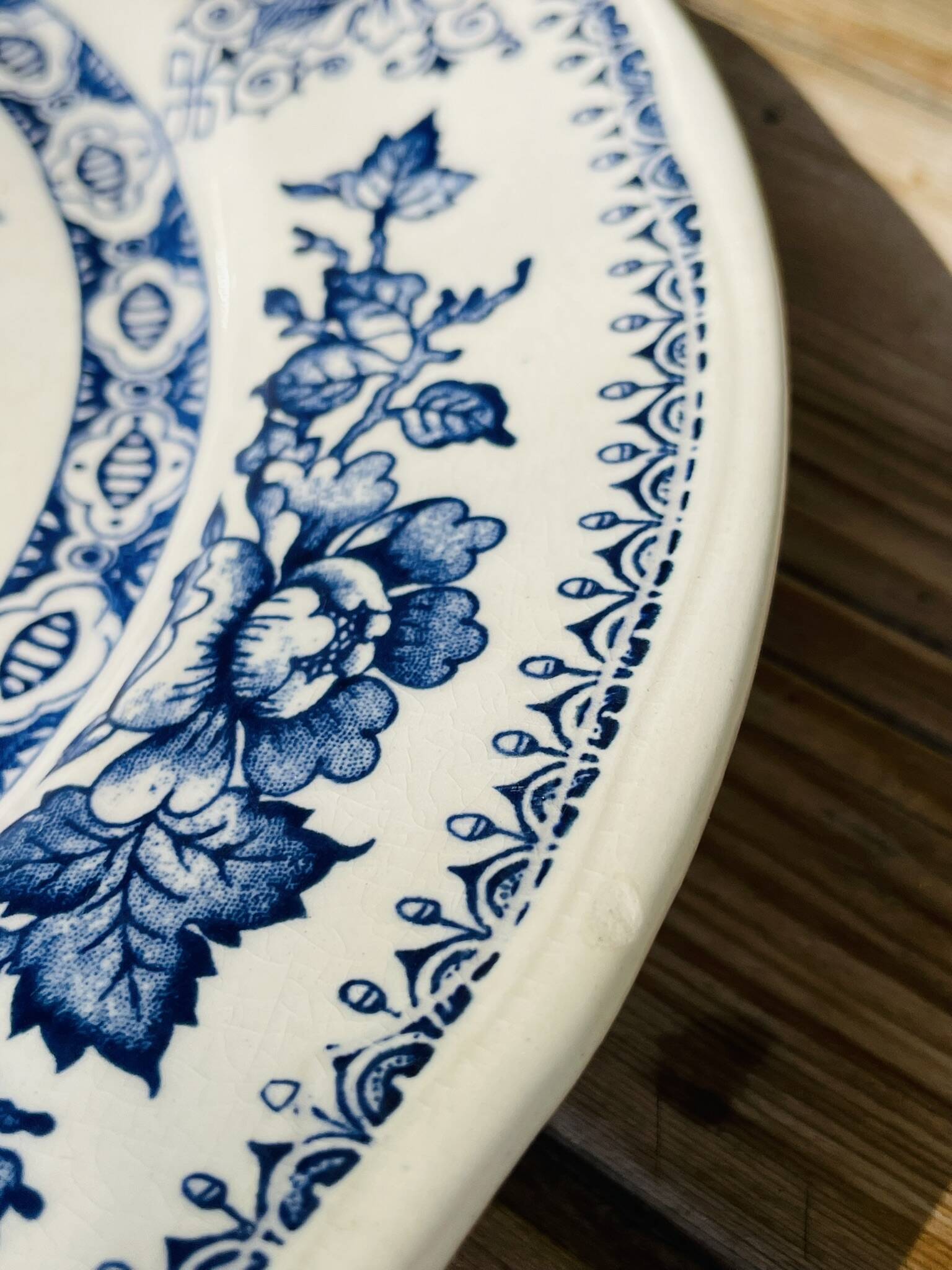 English-style Lunéville dinner plate