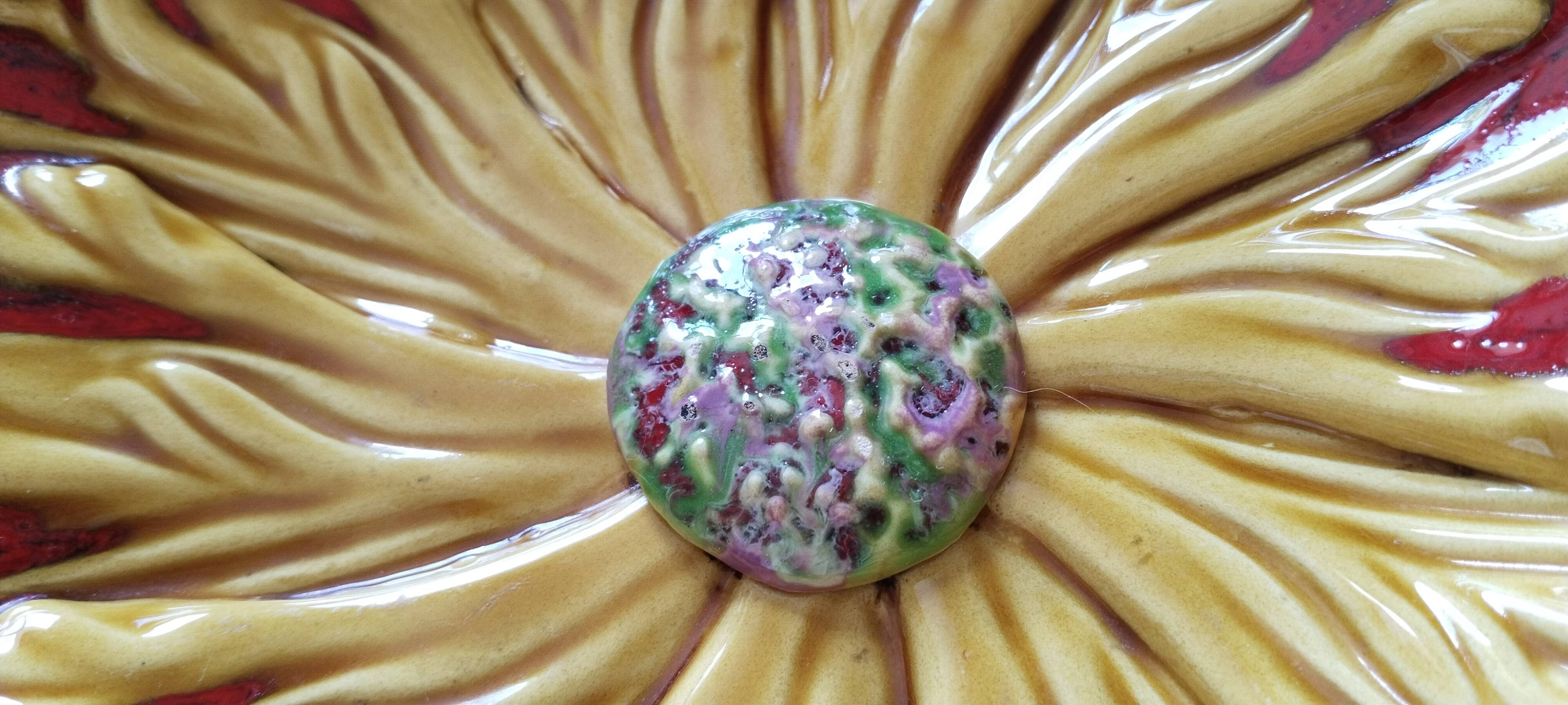 Fruit bowl, dish, in Vallauris style slip