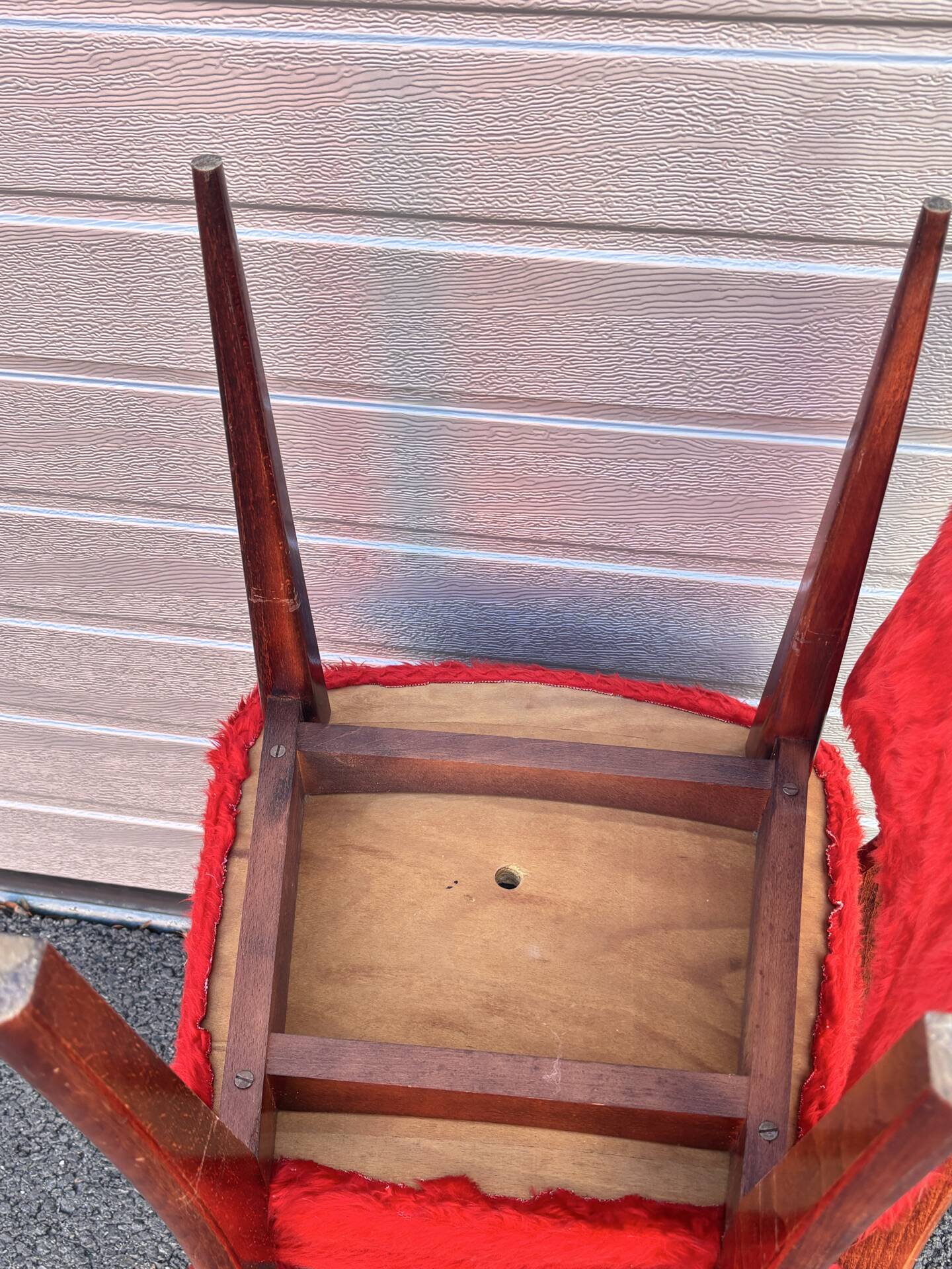 Pair of vintage wooden chairs with red fabric – 1960s/70s