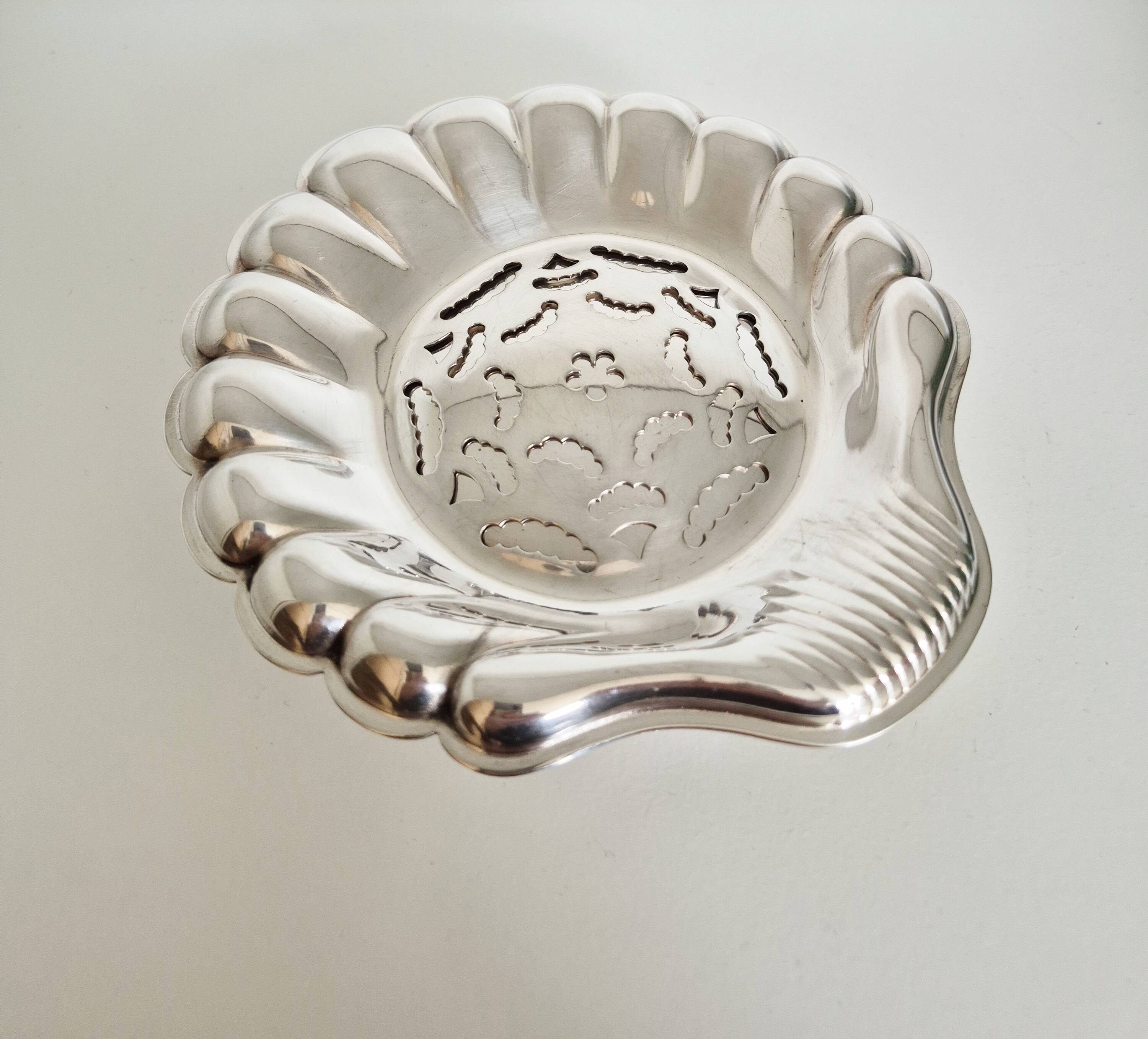 Silver scallop shell butter dish